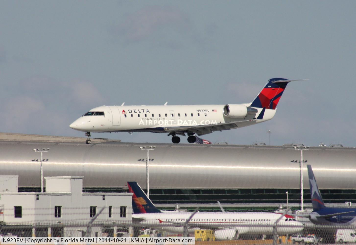N923EV, 2003 Bombardier CRJ-200ER (CL-600-2B19) C/N 7826, MIA spotting 2011