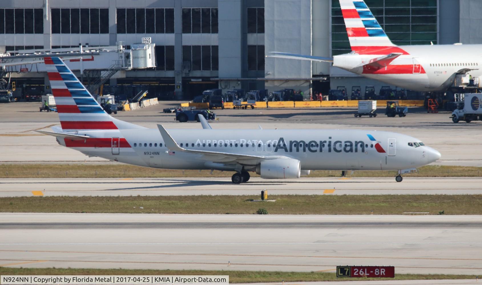 N924NN, 2013 Boeing 737-823 C/N 33486, MIA spotting 2017