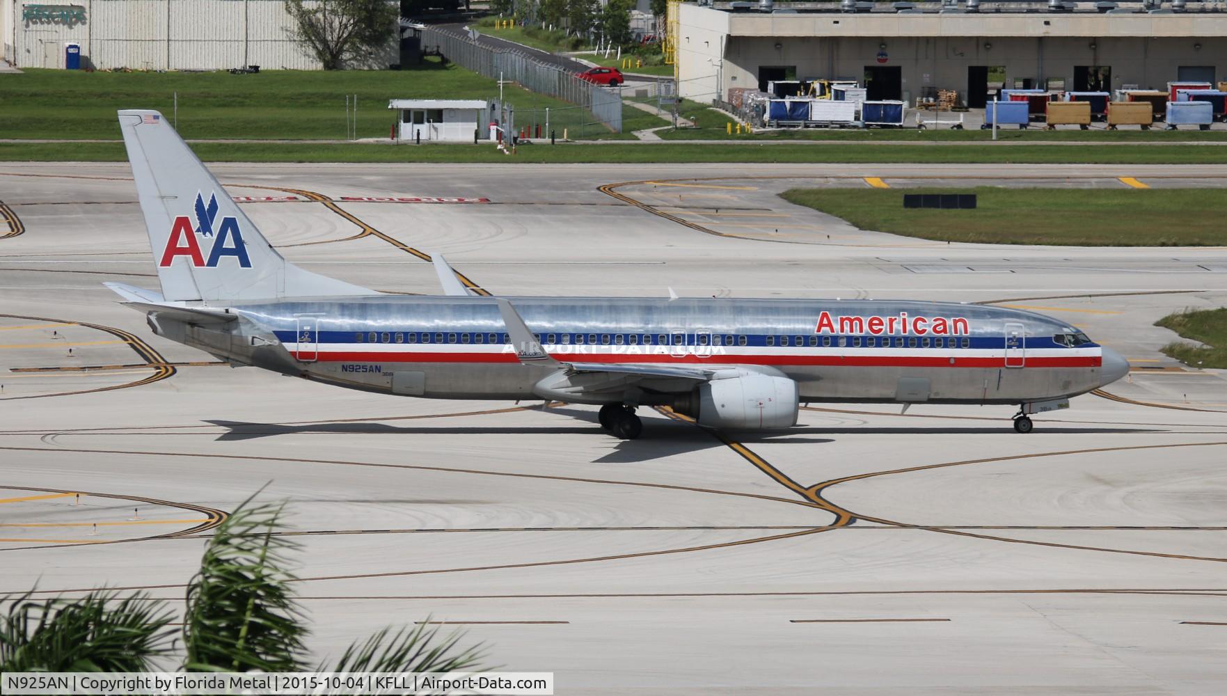 N925AN, 1999 Boeing 737-823 C/N 29526, FLL spotting 2015