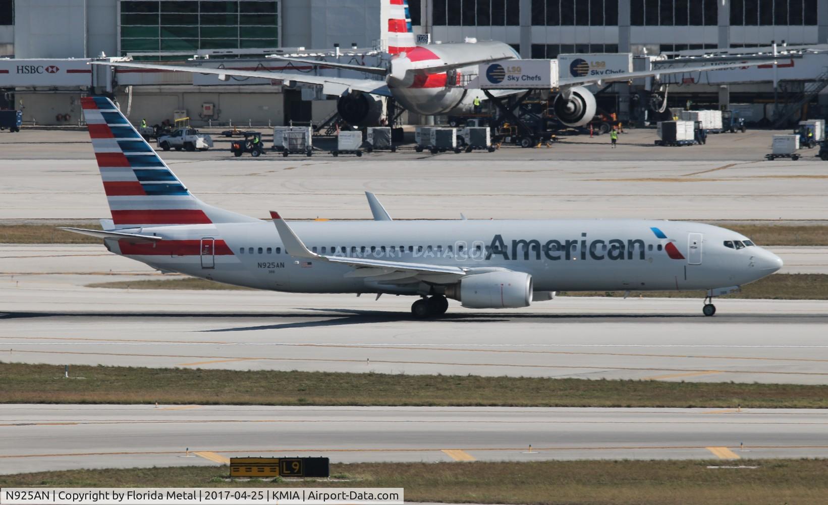 N925AN, 1999 Boeing 737-823 C/N 29526, MIA spotting 2017