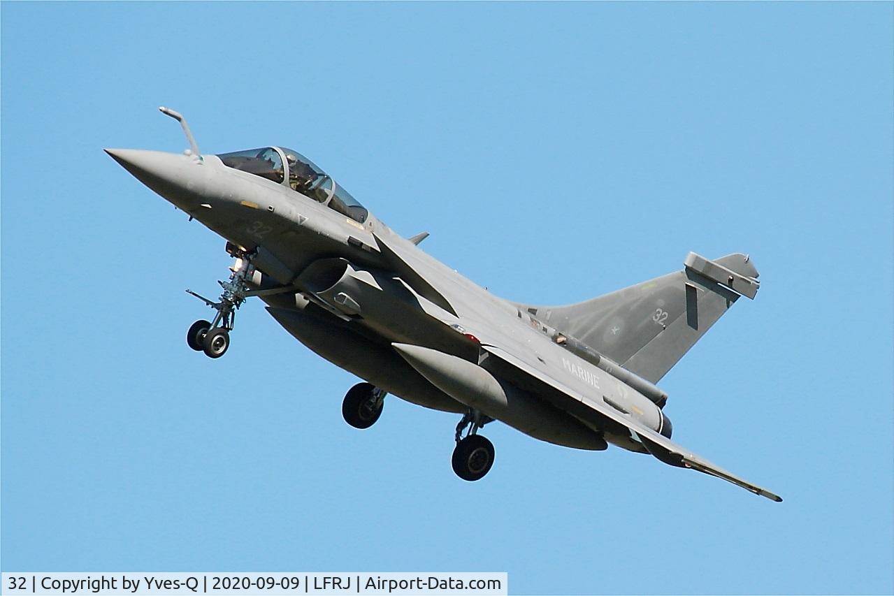 32, Dassault Rafale M C/N 32, Dassault Rafale M, Short approach rwy 26, Landivisiau naval air base (LFRJ)