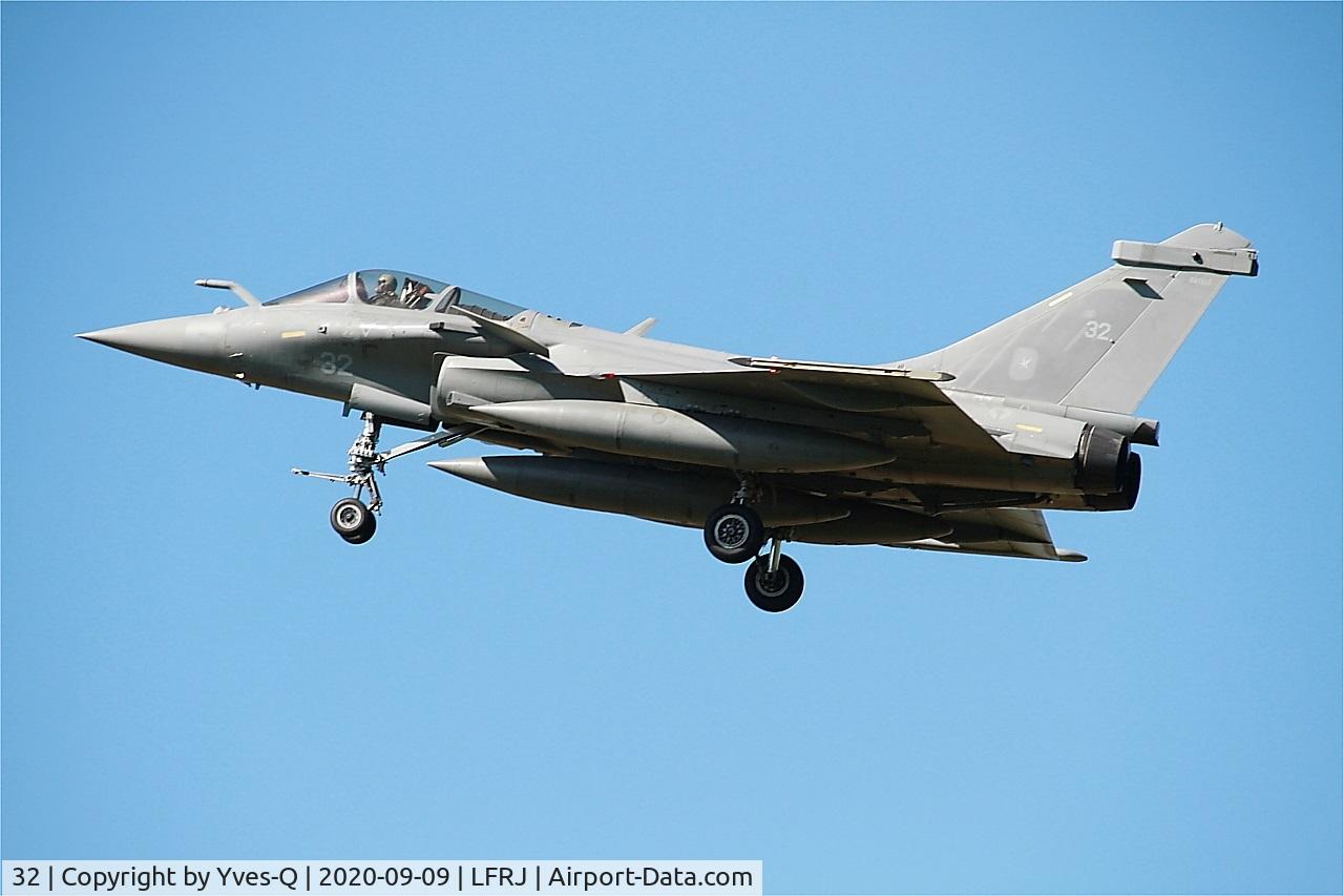 32, Dassault Rafale M C/N 32, Dassault Rafale M, On final rwy 26, Landivisiau naval air base (LFRJ)