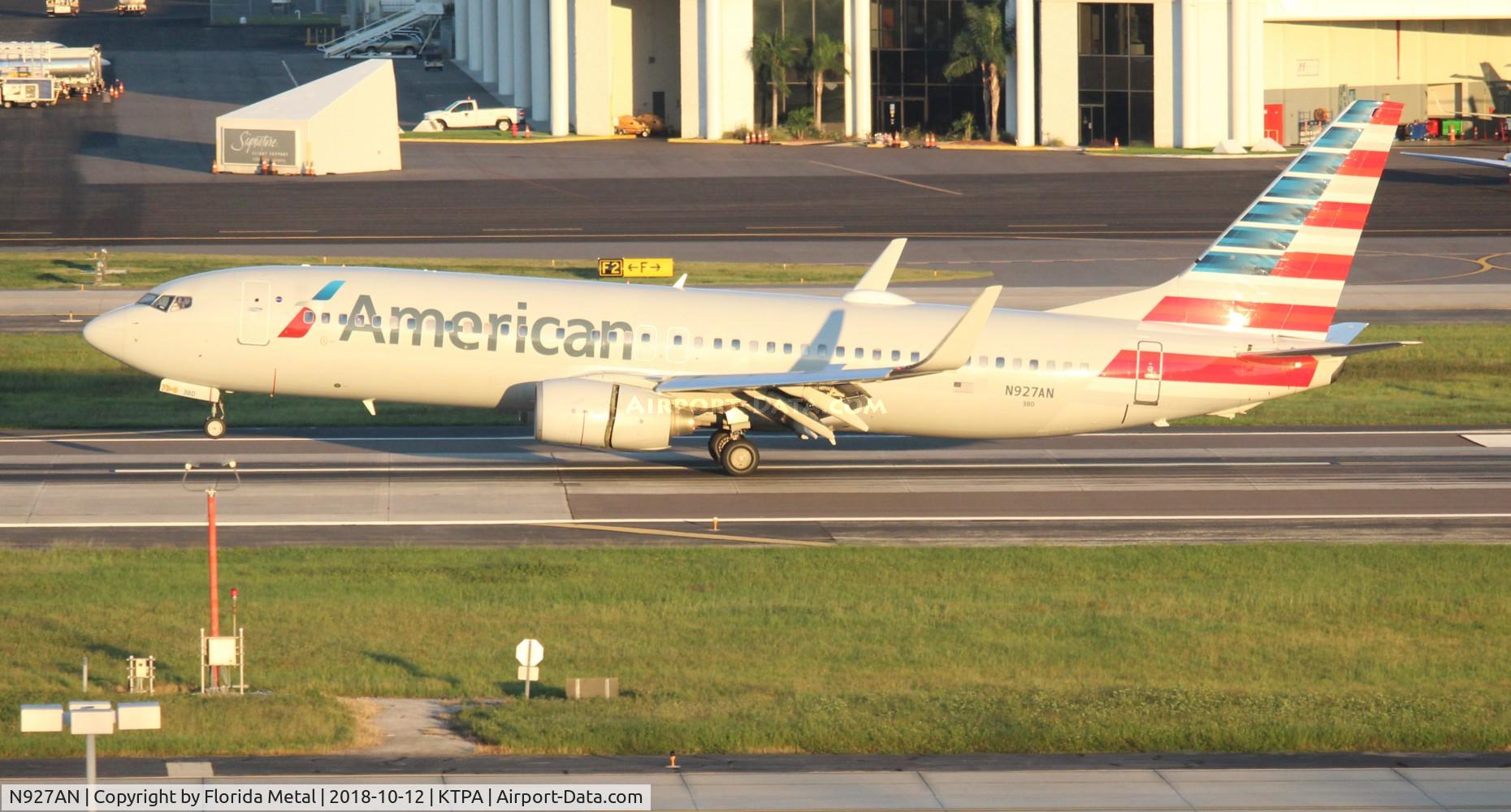 N927AN, 2000 Boeing 737-823 C/N 30077, TPA spotting 2018
