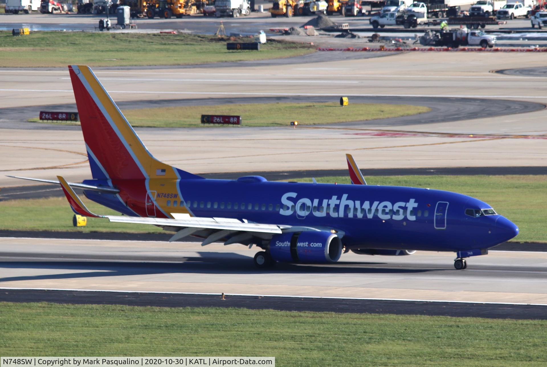N748SW, 1999 Boeing 737-7H4 C/N 29800, Boeing 737-7H4