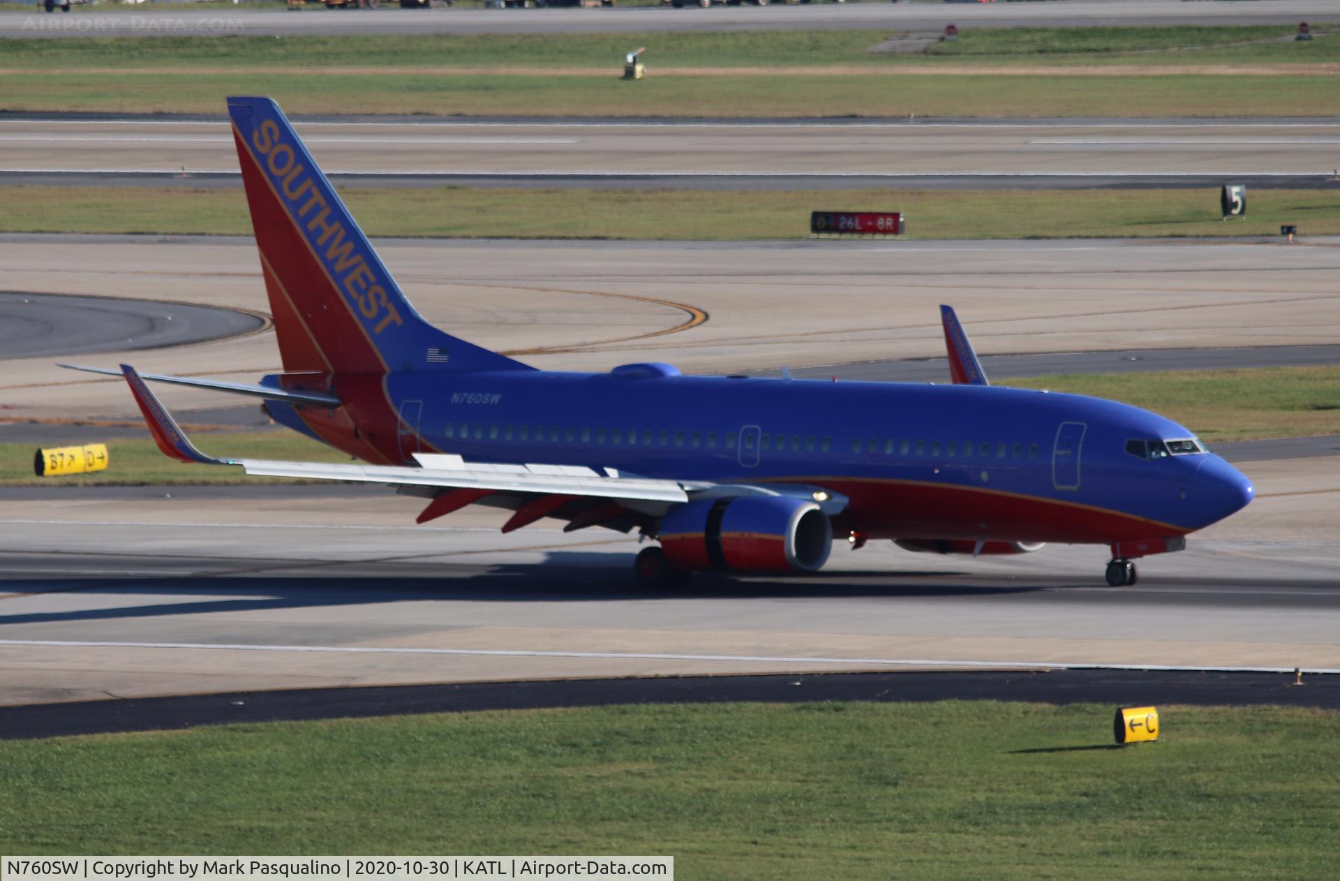 N760SW, 2000 Boeing 737-7H4 C/N 27874, Boeing 737-7H4