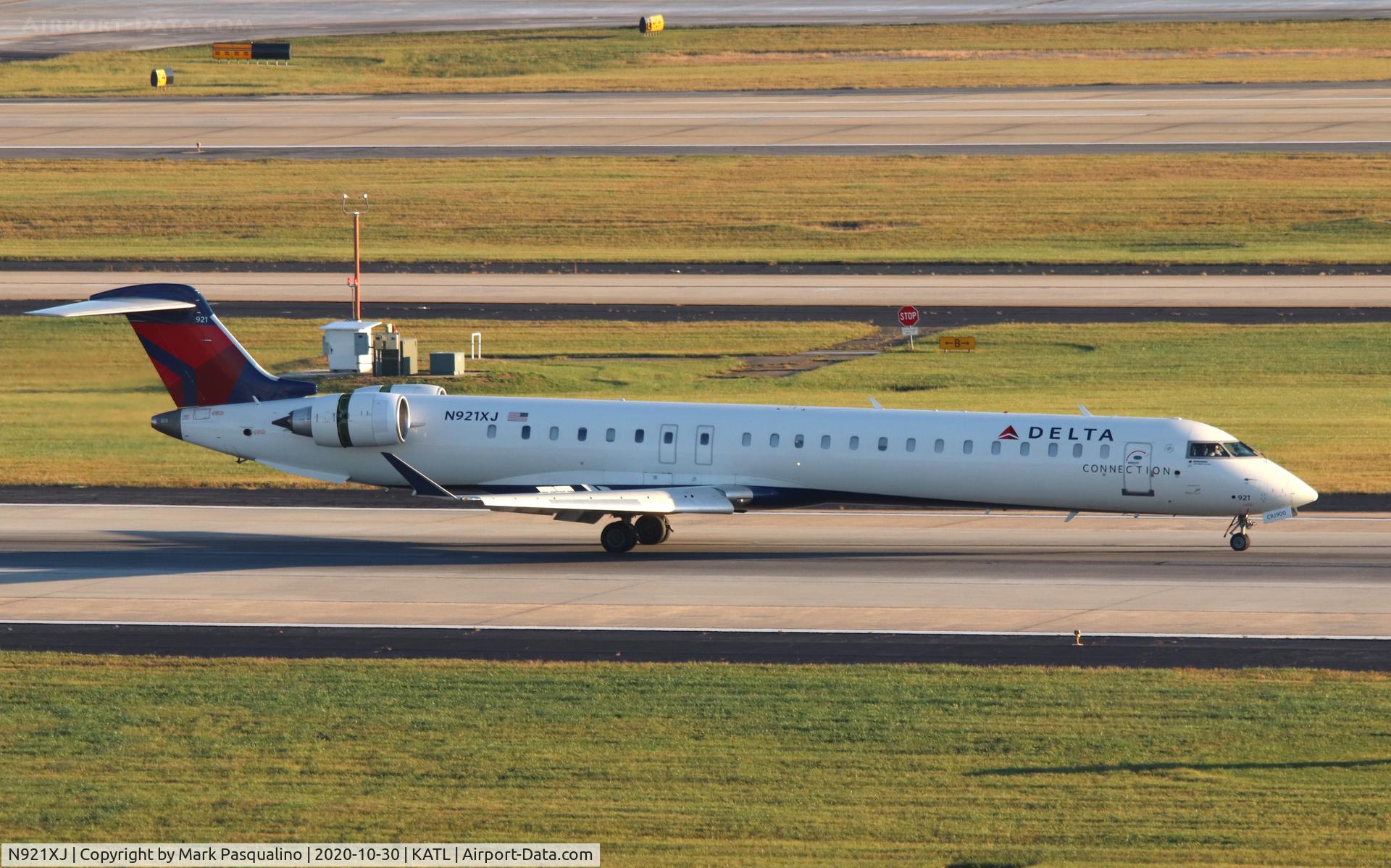 N921XJ, 2008 Bombardier CRJ-900ER (CL-600-2D24) C/N 15172, CL-600-2D24