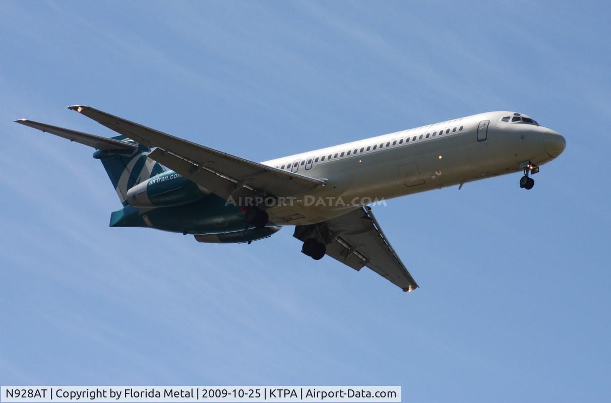 N928AT, 2000 Boeing 717-200 C/N 55076, TPA spotting 2009