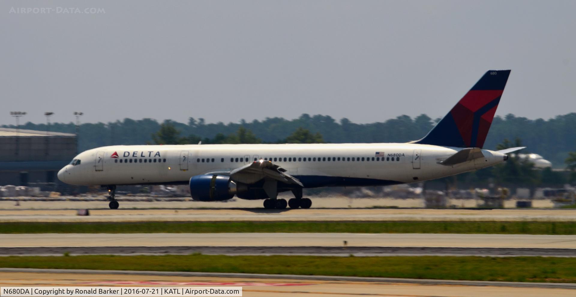 N680DA, 1992 Boeing 757-232 C/N 26956, Landing Atlanta