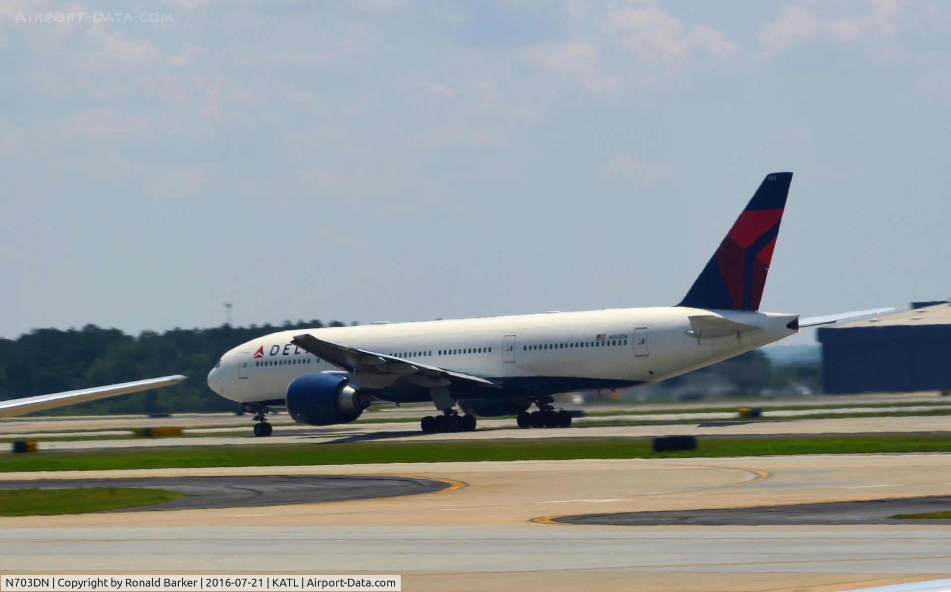 N703DN, 2009 Boeing 777-232/LR C/N 32222, Taxi Atlanta
