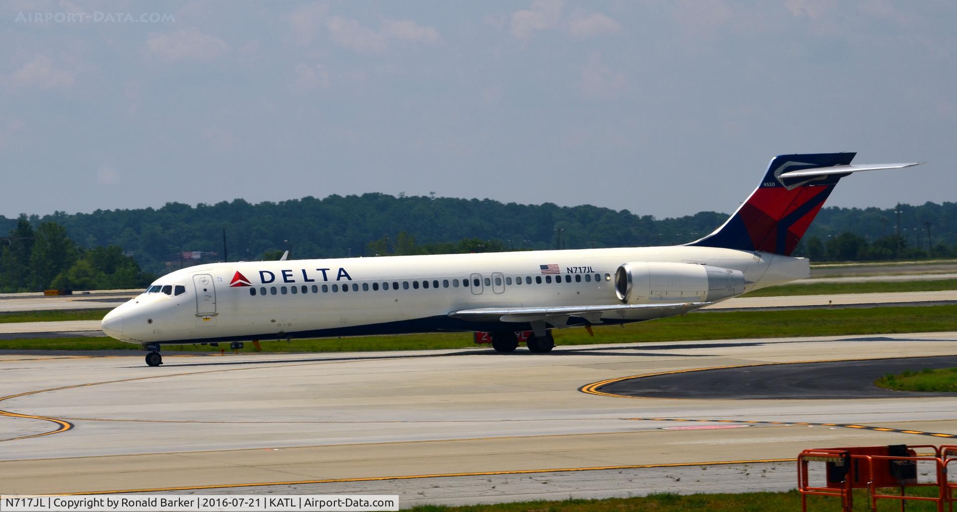 N717JL, 2002 Boeing 717-200 C/N 55042, Taxi Atlanta   JL-Joe Leonard