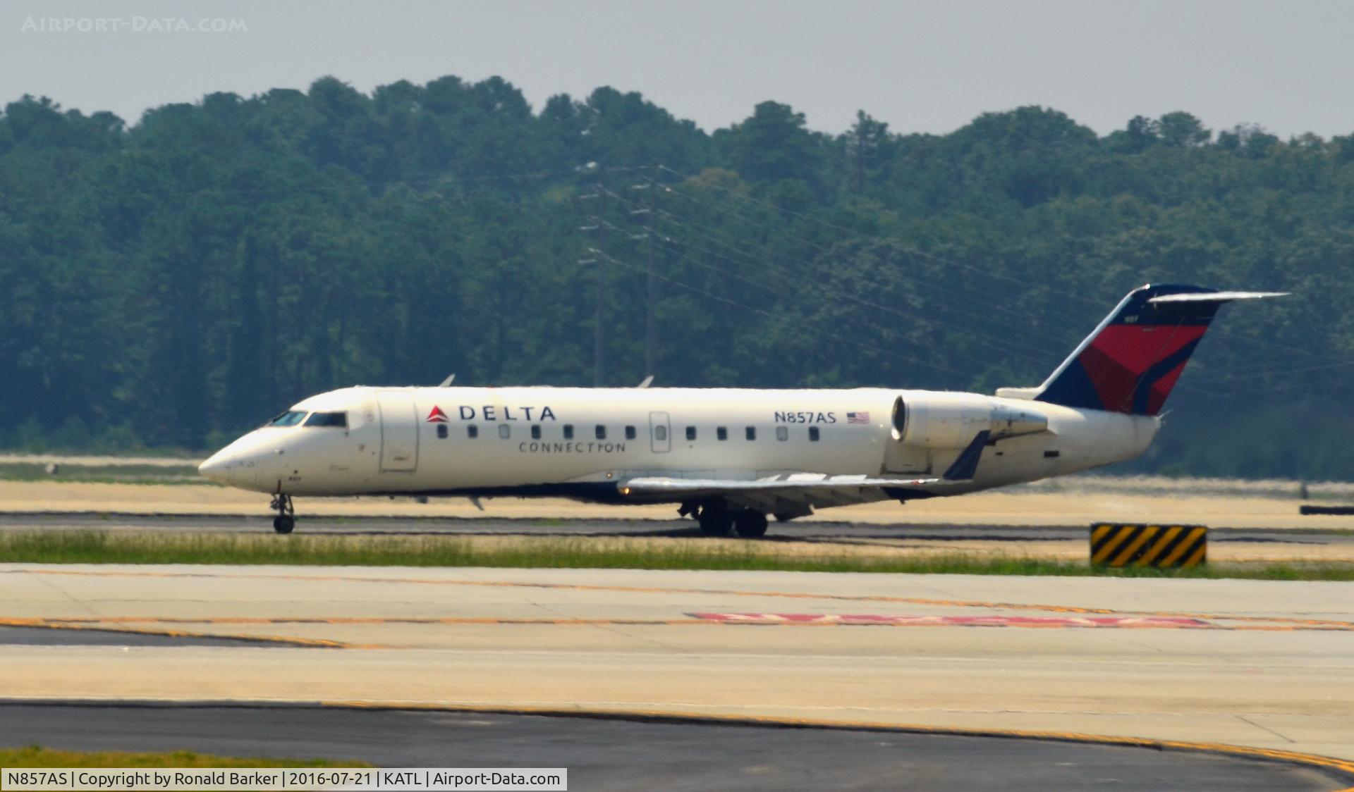 N857AS, 2000 Bombardier CRJ-200ER (CL-600-2B19) C/N 7411, Landing Atlanta