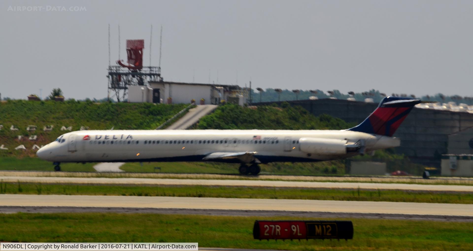 N906DL, 1987 McDonnell Douglas MD-88 C/N 49537, Landing Atlanta
