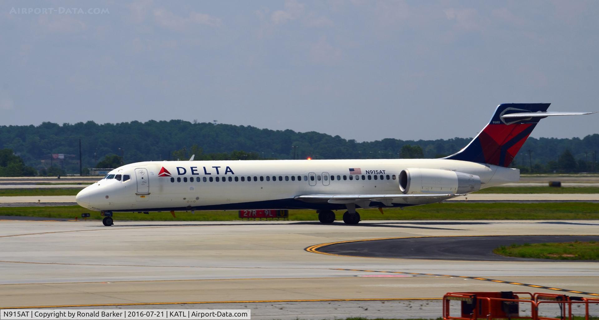 N915AT, 2001 Boeing 717-200 C/N 55085, Taxi Atlanta