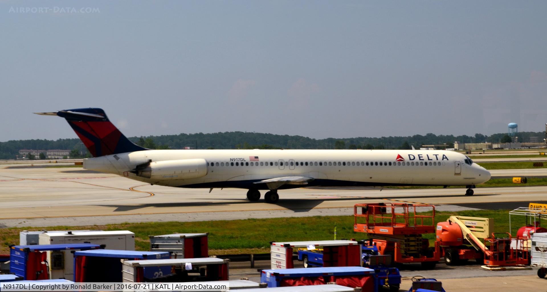 N917DL, 1988 McDonnell Douglas MD-88 C/N 49573, Taxi Atlanta