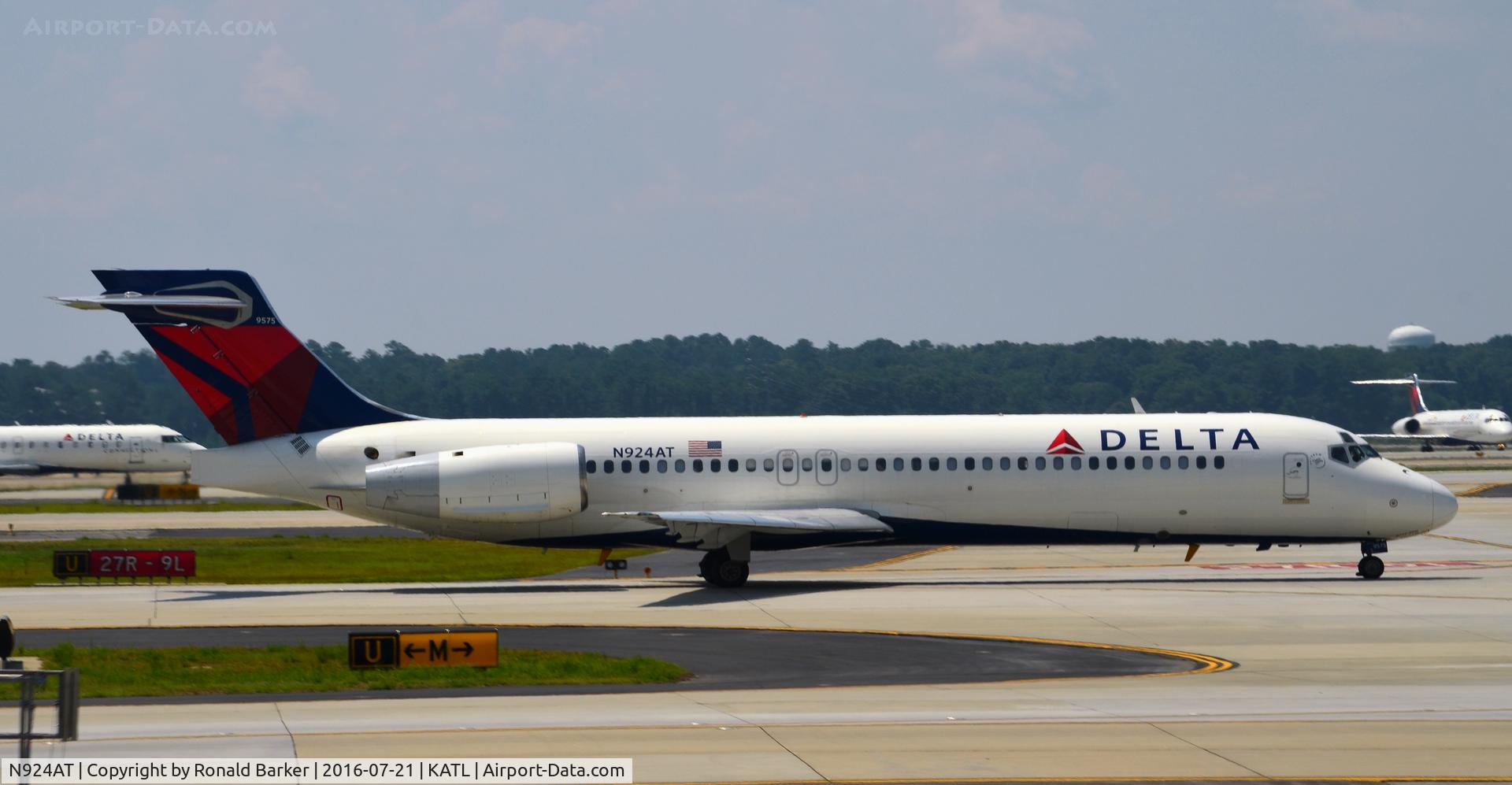 N924AT, 2000 Boeing 717-200 C/N 55080, Taxi Atlanta