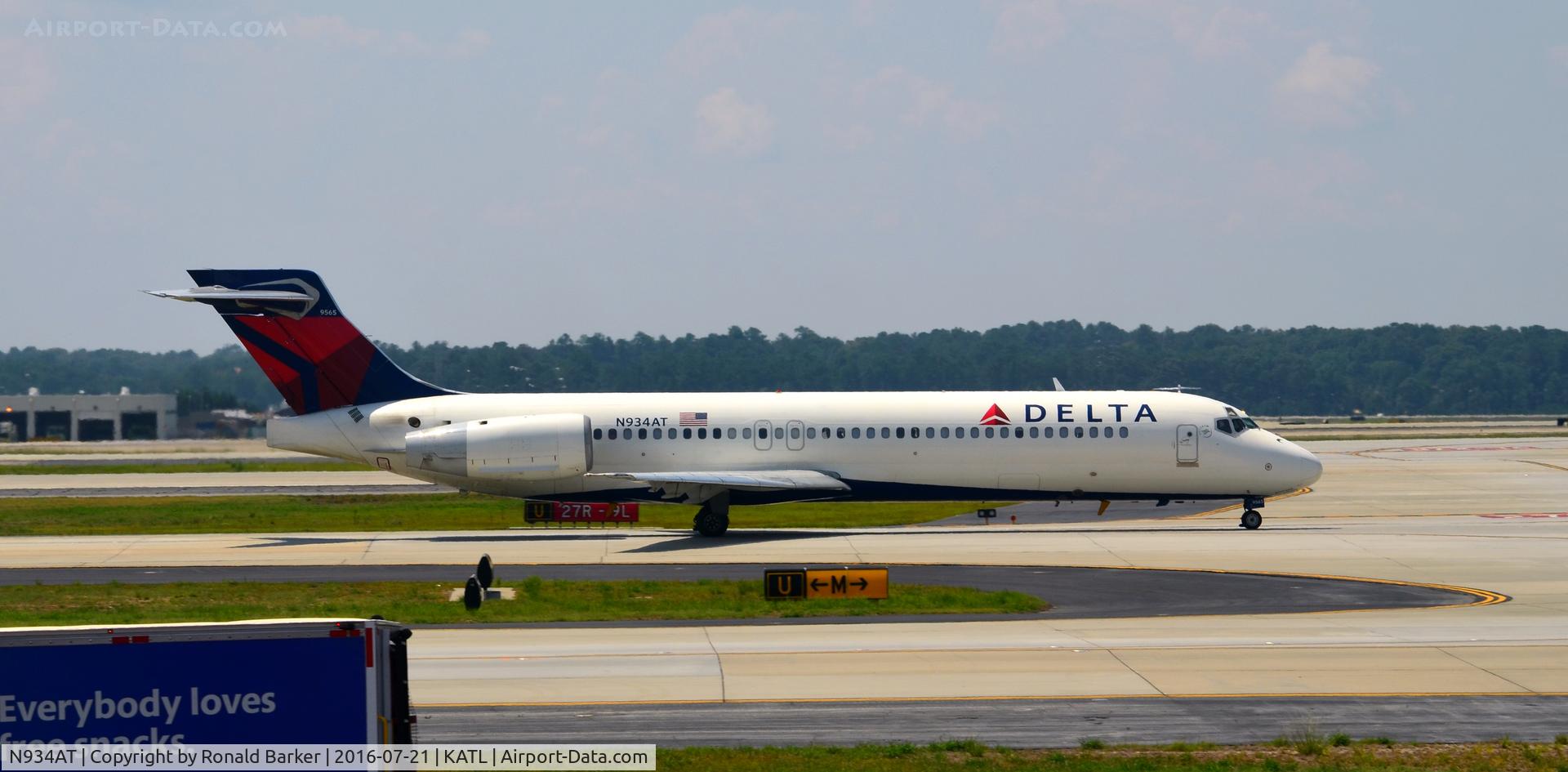 N934AT, 2000 Boeing 717-200 C/N 55070, Taxi Atlanta