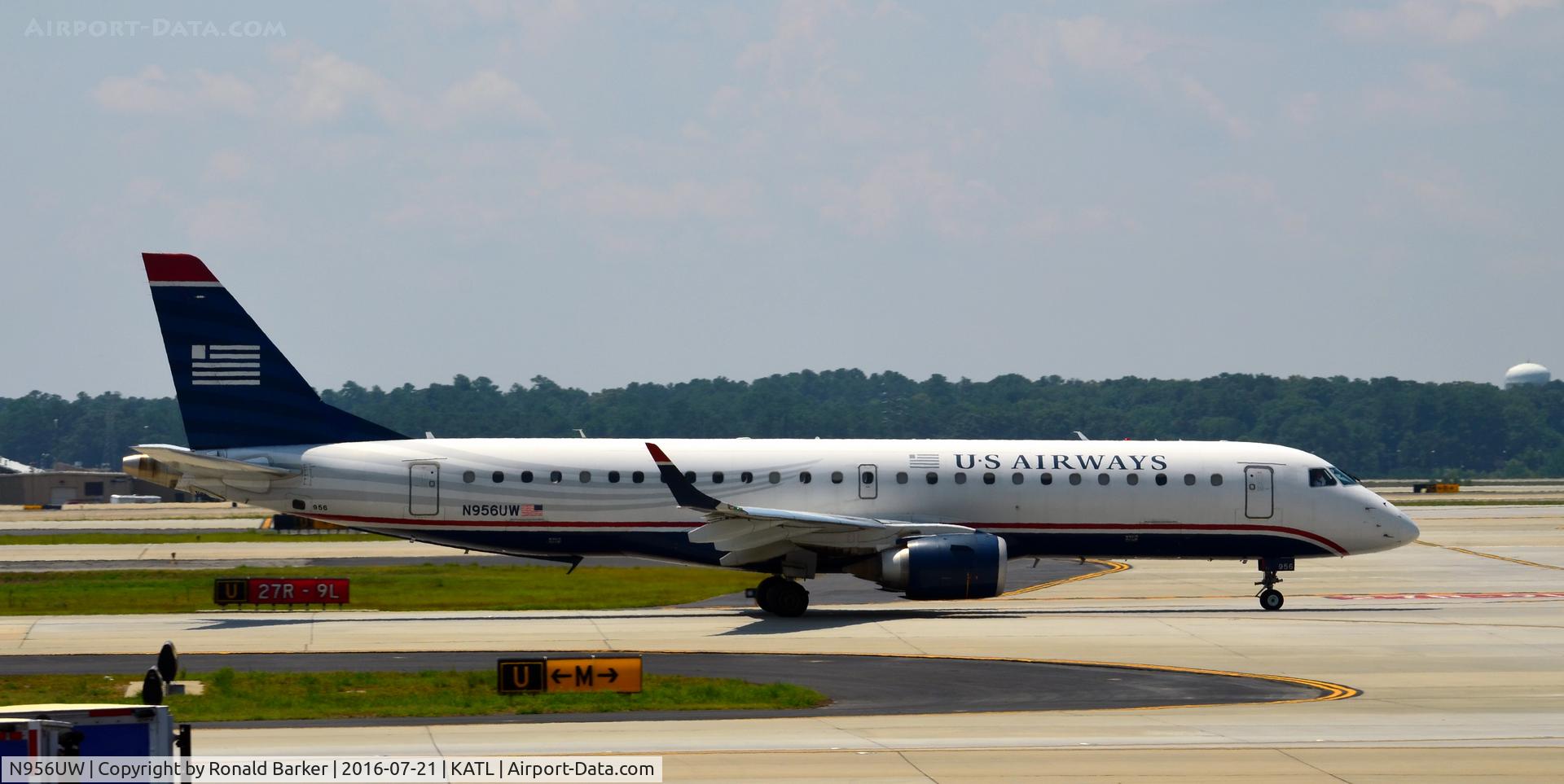 N956UW, 2008 Embraer ERJ-190-100 IGW 190AR C/N 19000156, Taxi to takeoff Atlanta