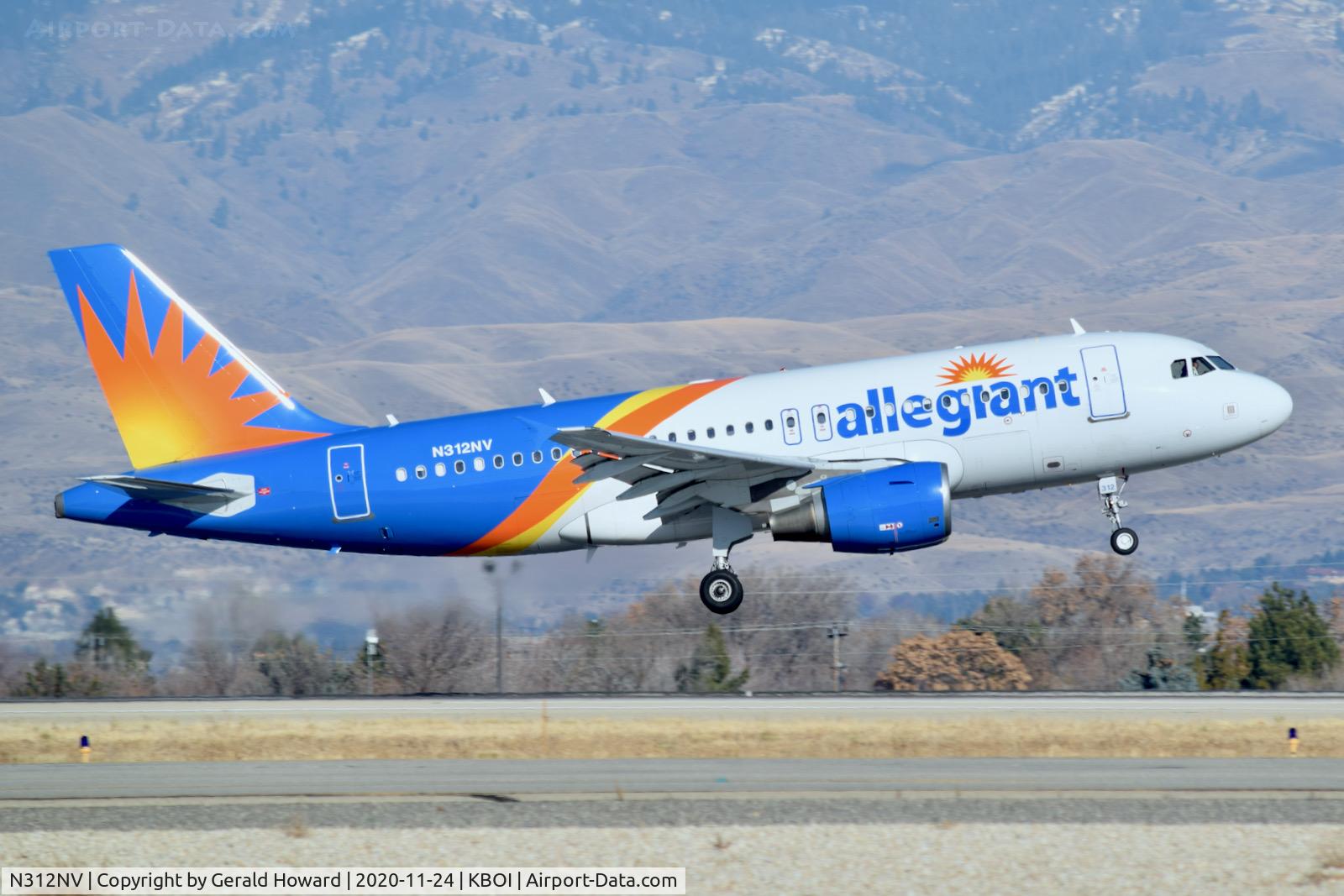 N312NV, 2004 Airbus A319-111 C/N 2289, Landing 10R.