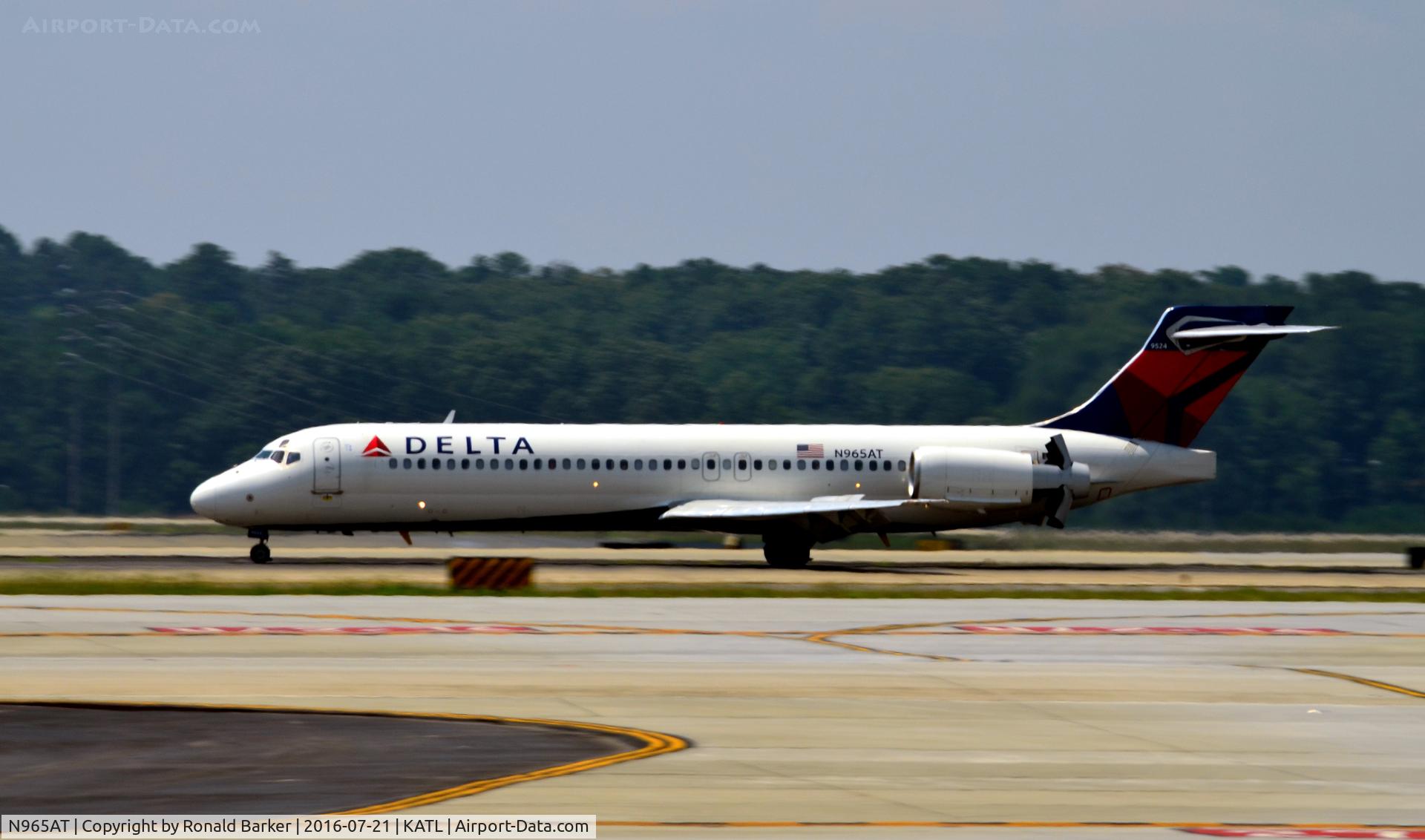 N965AT, 2001 Boeing 717-200 C/N 55026, Landing Atlanta