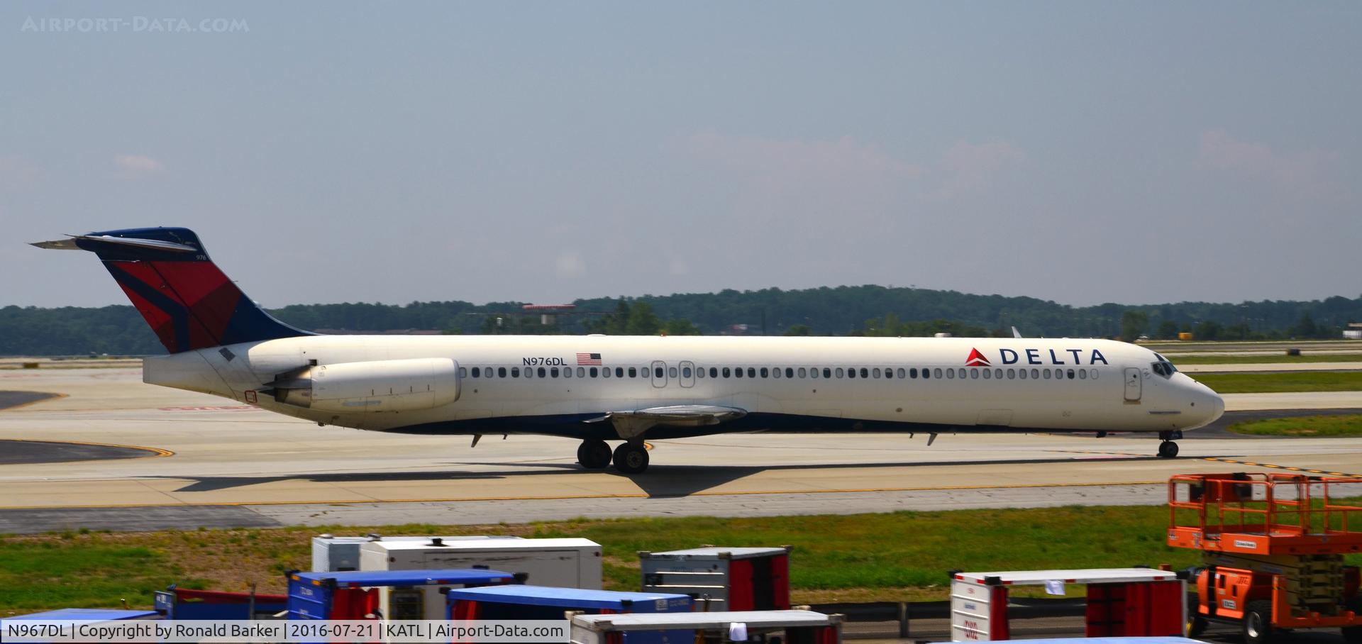 N967DL, 1990 McDonnell Douglas MD-88 C/N 53116, Taxi Atlanta