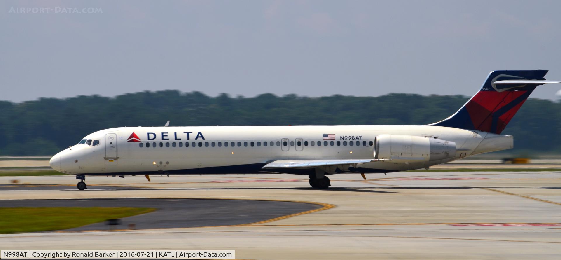 N998AT, 2002 Boeing 717-200 C/N 55142, Takeoff roll Atlanta