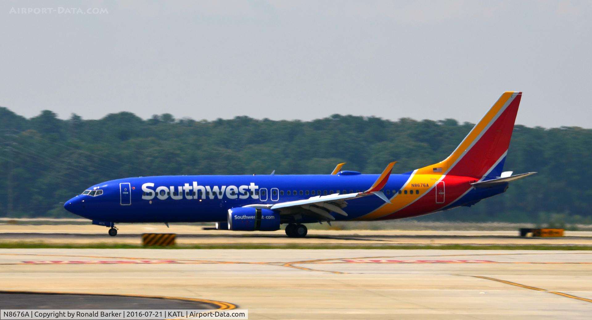 N8676A, 2015 Boeing 737-8H4 C/N 36941, Landing Atlanta