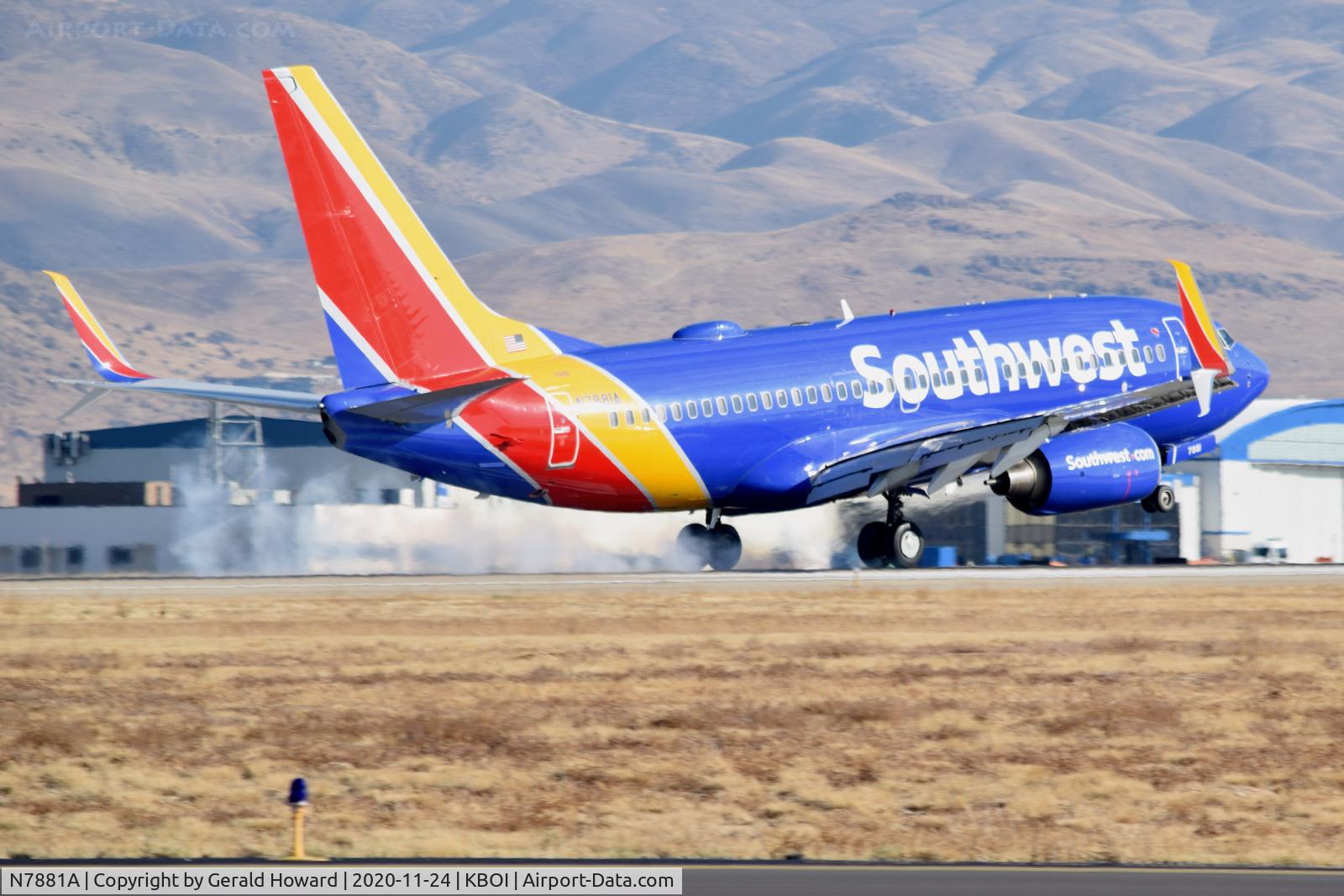 N7881A, 2008 Boeing 737-7CT C/N 35084, Landing 10L.
