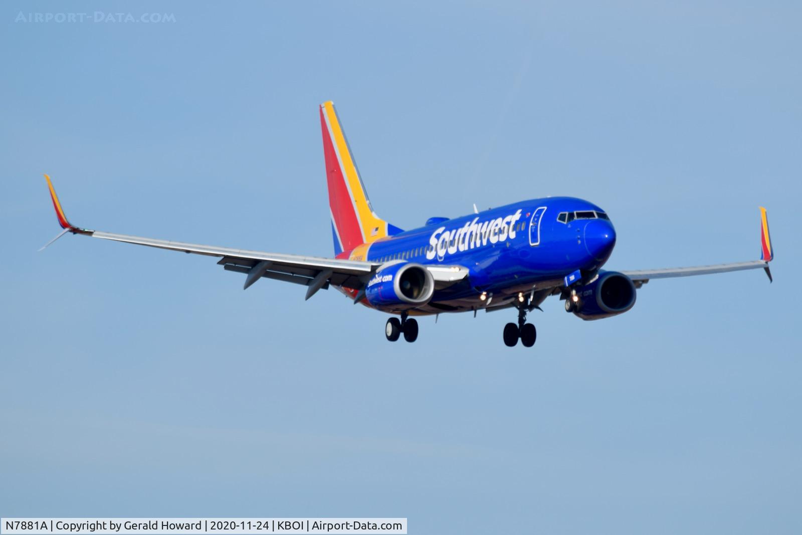 N7881A, 2008 Boeing 737-7CT C/N 35084, Landing 10L.