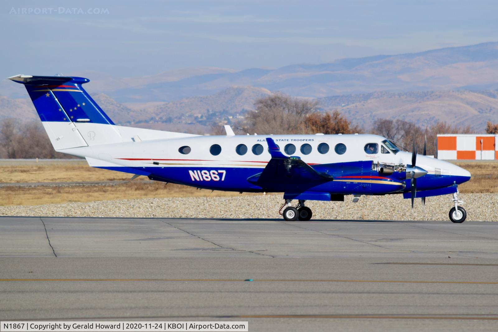 N1867, 2012 Beechcraft B300 C/N FL-815, Maintenance run up.