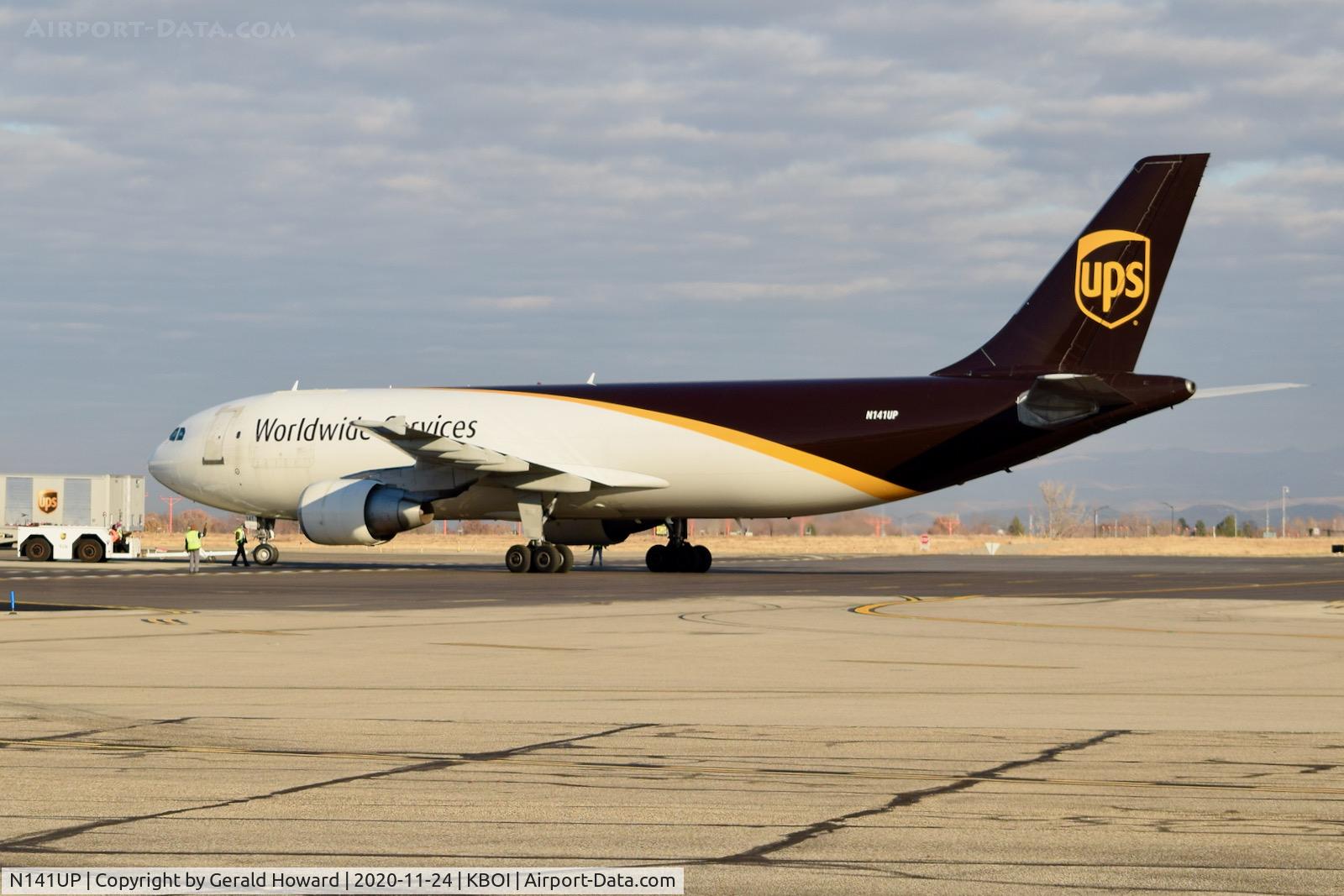 N141UP, 2002 Airbus A300F4-622R C/N 0824, Push back from the ramp/