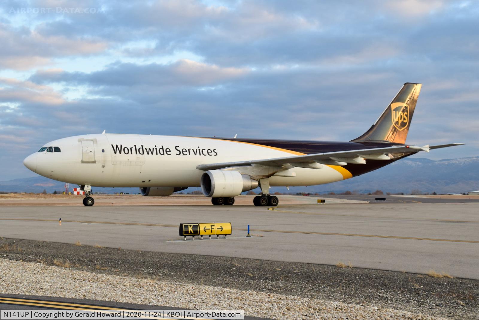 N141UP, 2002 Airbus A300F4-622R C/N 0824, Taxiing on Foxtrot for the ramp.