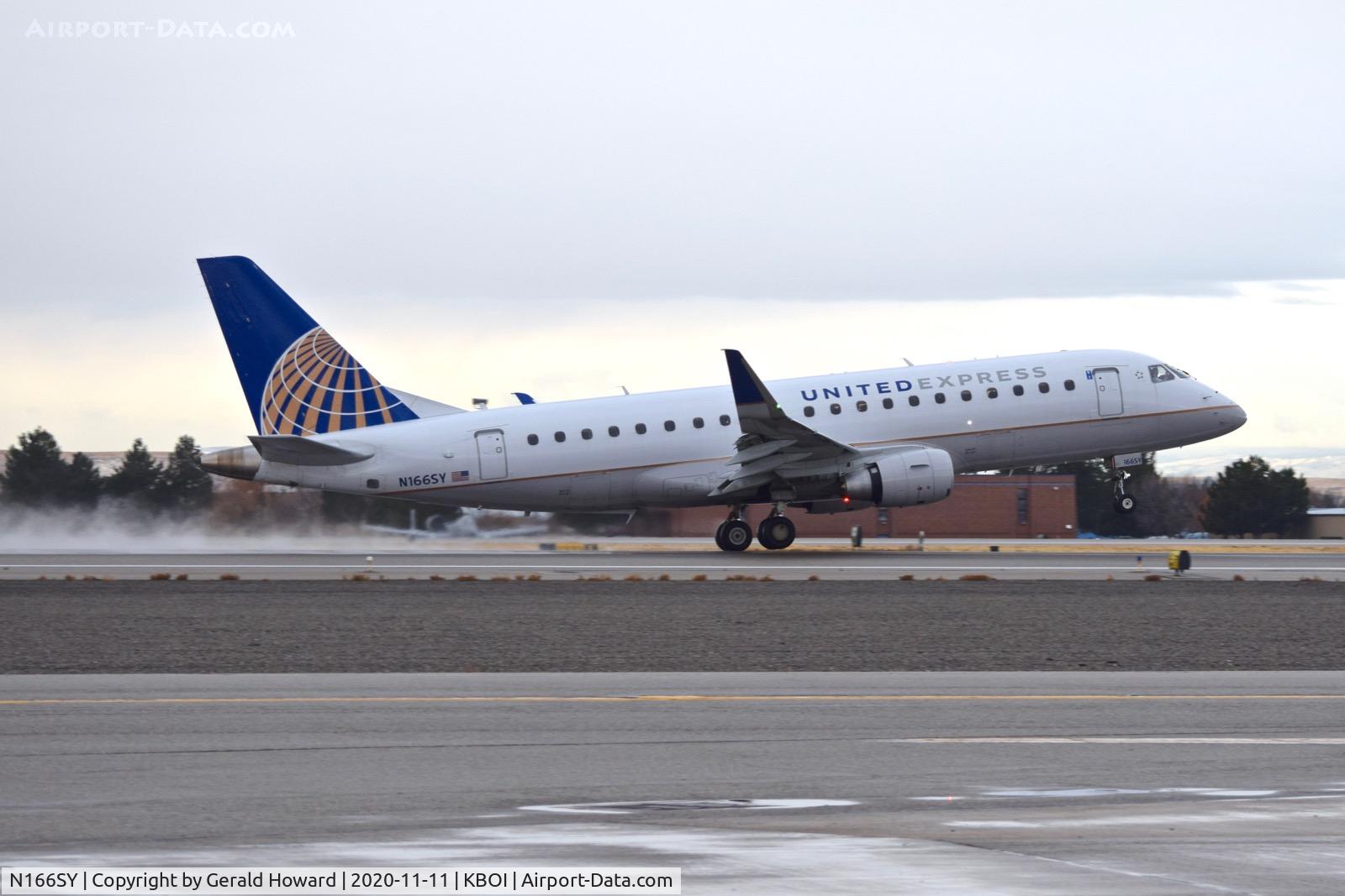 N166SY, 2016 Embraer 175LR (ERJ-170-200LR) C/N 17000615, Take off on 28R.
