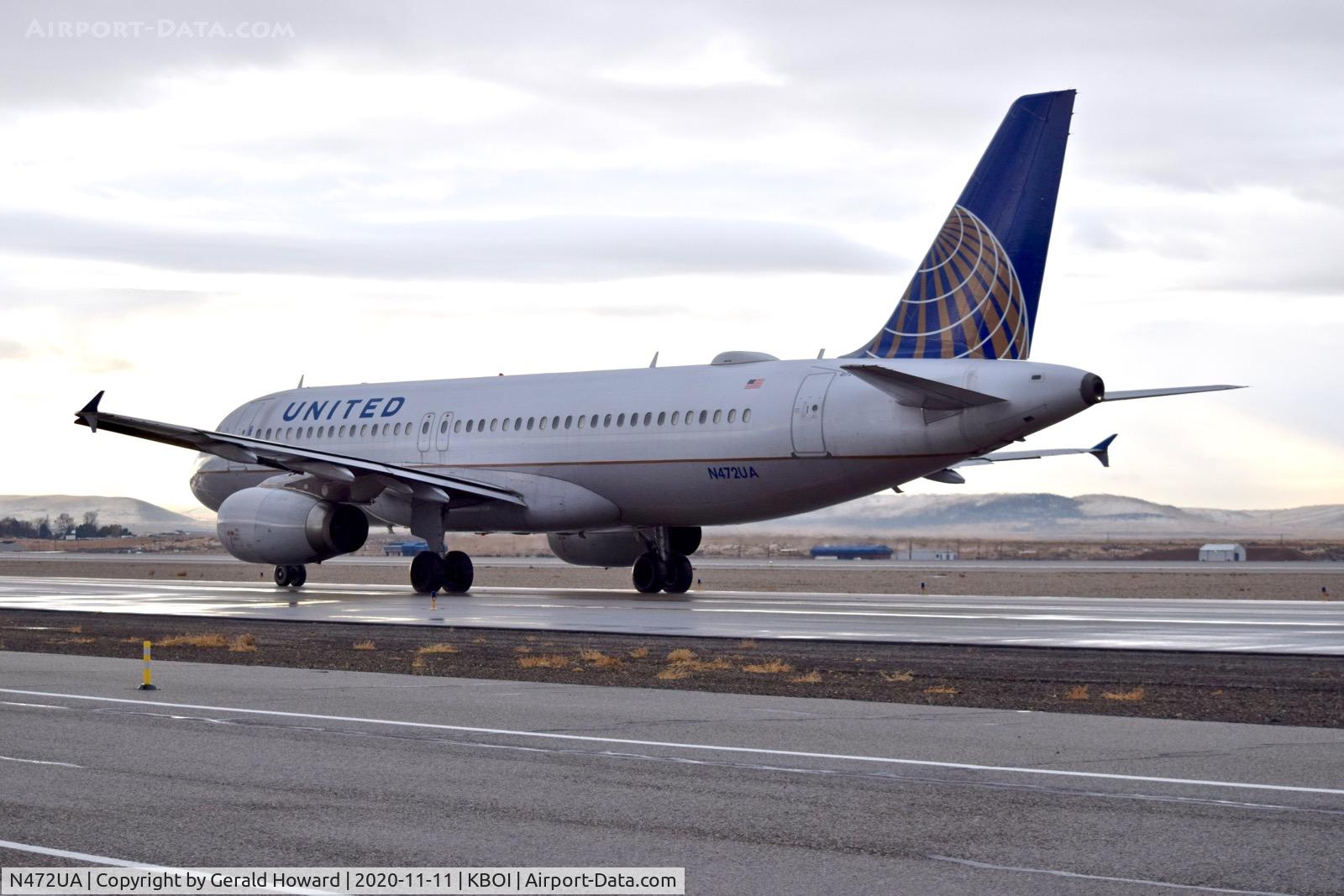 N472UA, 2001 Airbus A320-232 C/N 1435, Taxi on Alpha.
