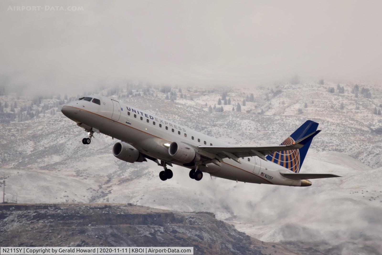 N211SY, 2017 Embraer 175LR (ERJ-170-200LR) C/N 17000646, Climb out from 28R.