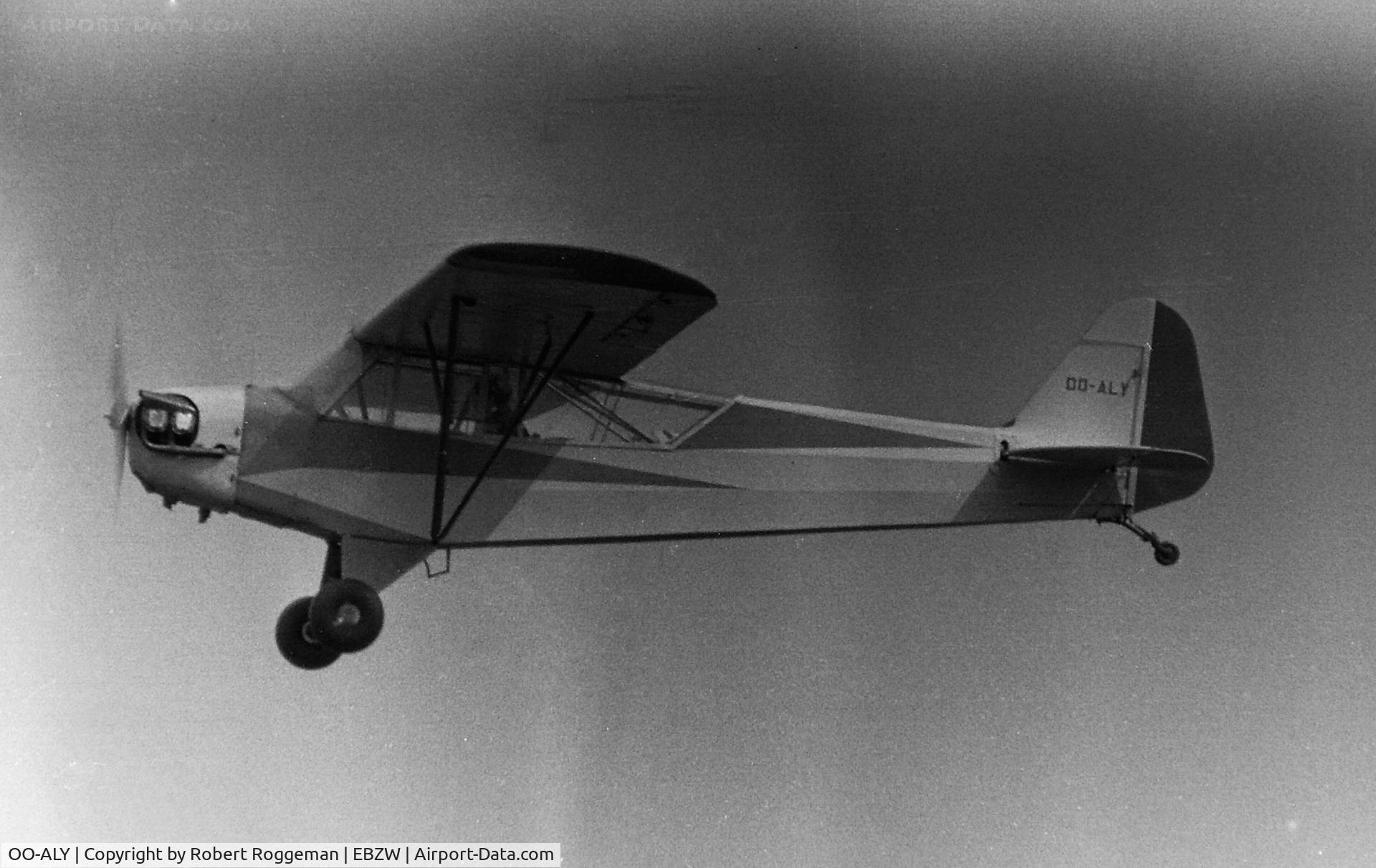 OO-ALY, Piper L-4H Grasshopper (J3C-65D) C/N 11700, AIRSHOW.MID 1960's.