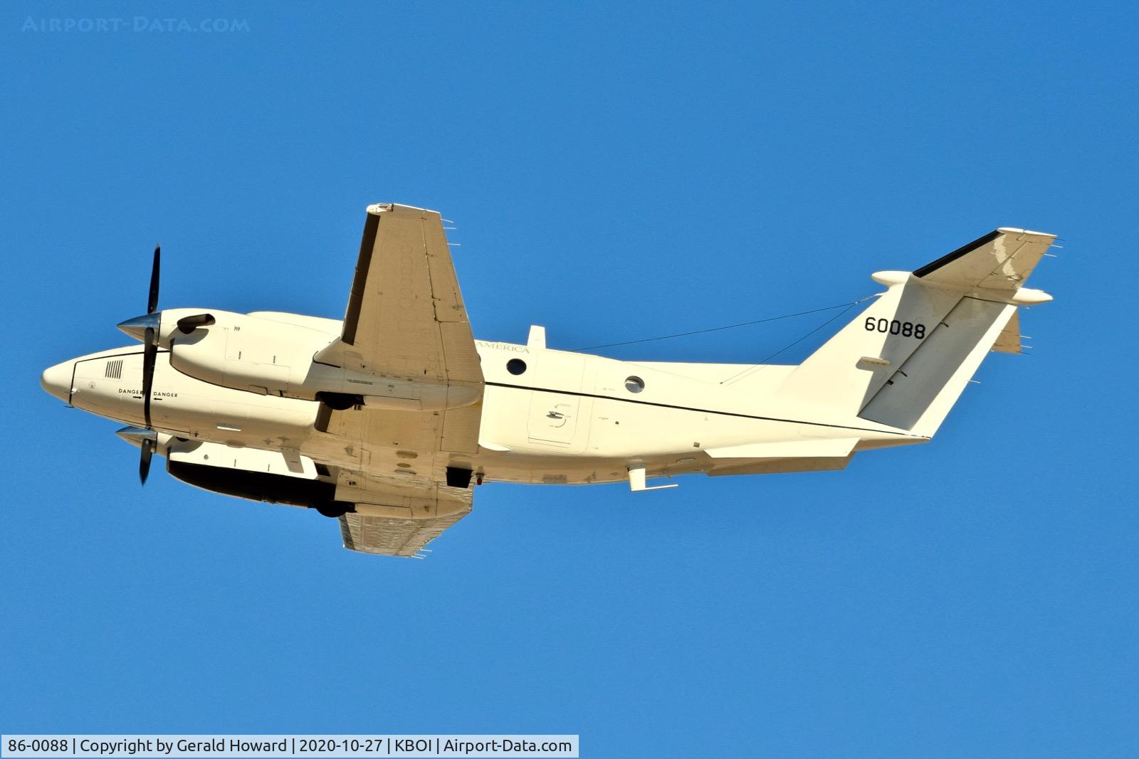 86-0088, Beechcraft C-12F Huron C/N BP-068, Departing BOI.