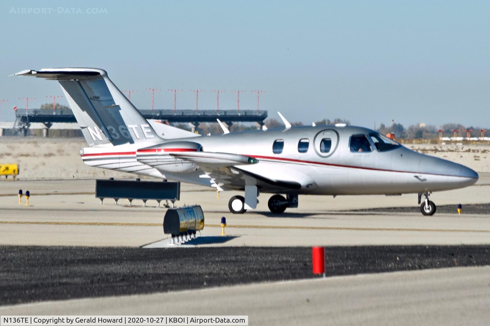 N136TE, 2007 Eclipse Aviation Corp EA500 C/N 000036, Taxiing on Alpha.