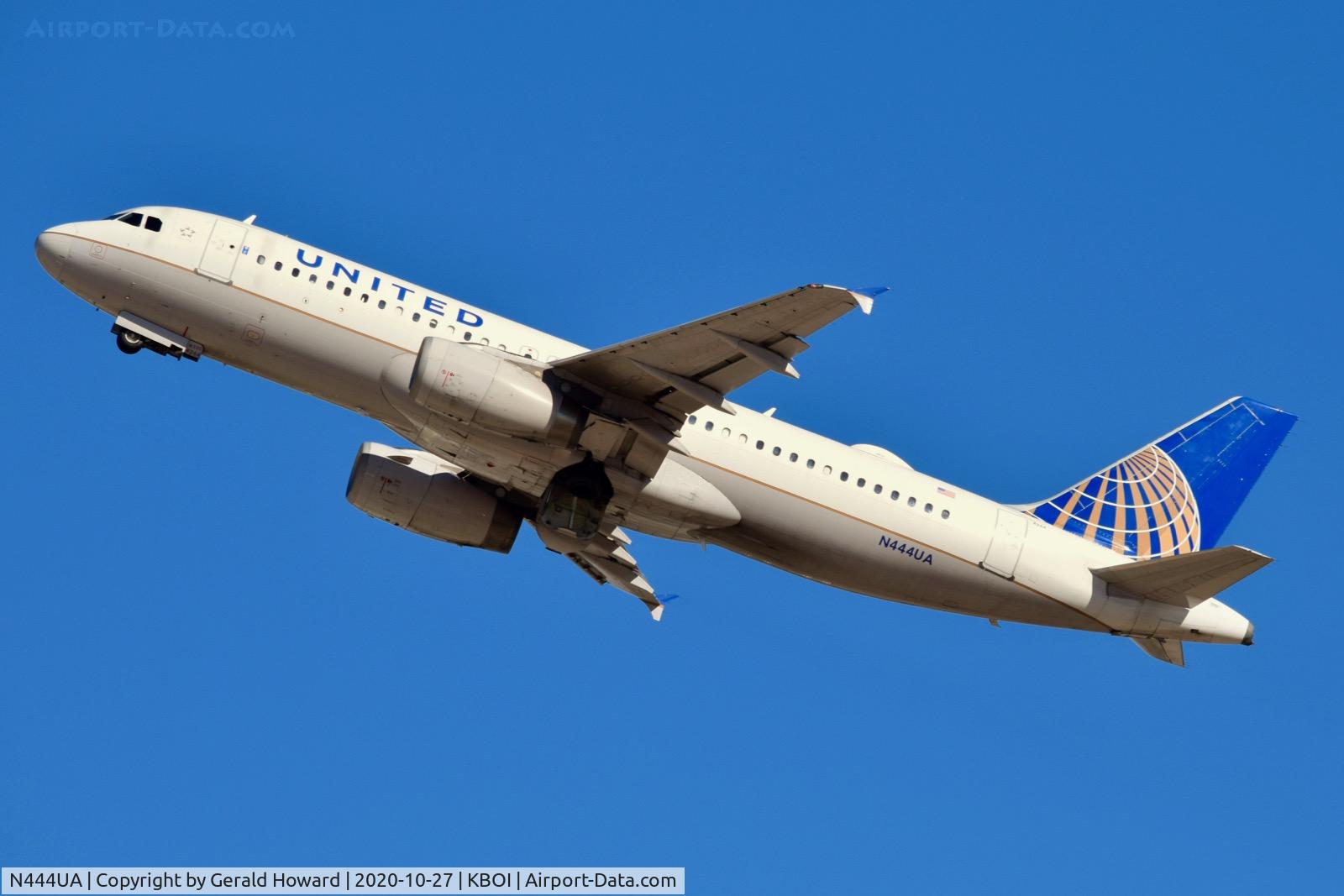 N444UA, 1998 Airbus A320-232 C/N 824, Departing BOI.