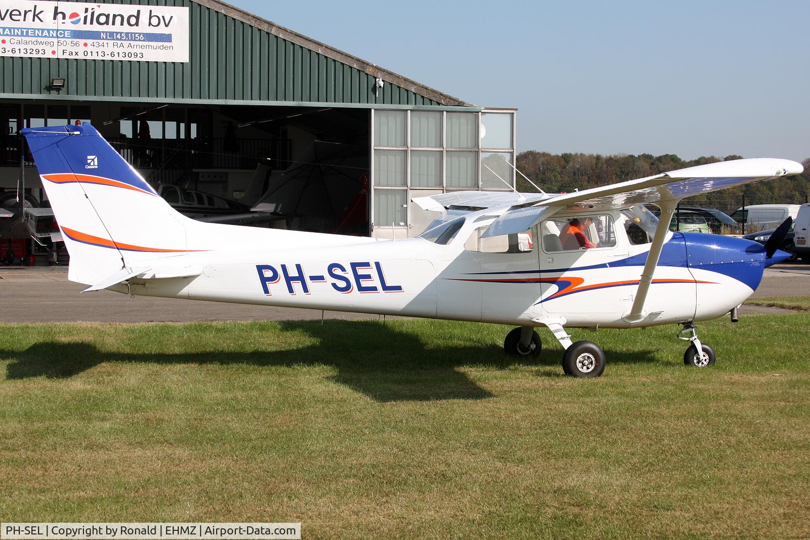 PH-SEL, 1980 Cessna 172P C/N 17274194, at ehmz