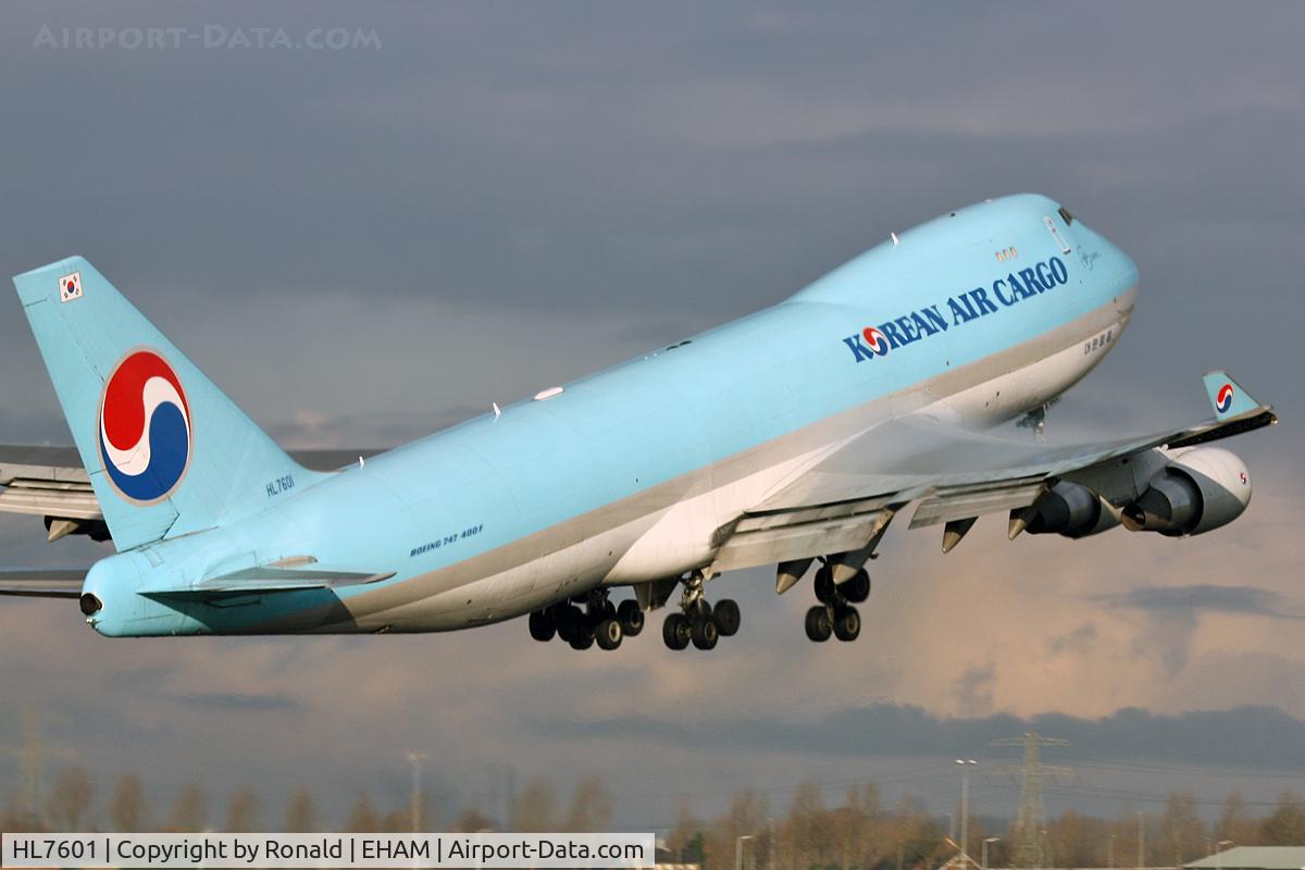 HL7601, 2004 Boeing 747-4B5F/SCD C/N 33949, at spl