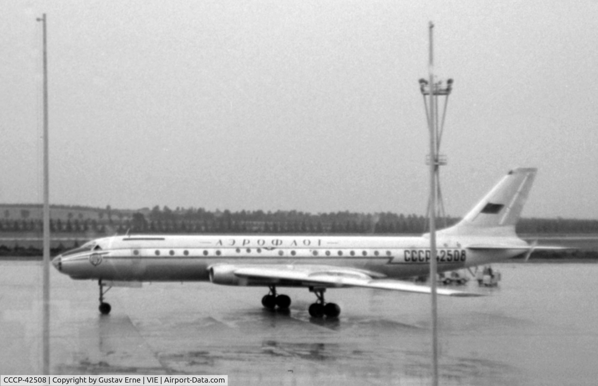 CCCP-42508, 1960 Tupolev Tu-104B C/N 022001, Aircraft being readied for return to Moscow