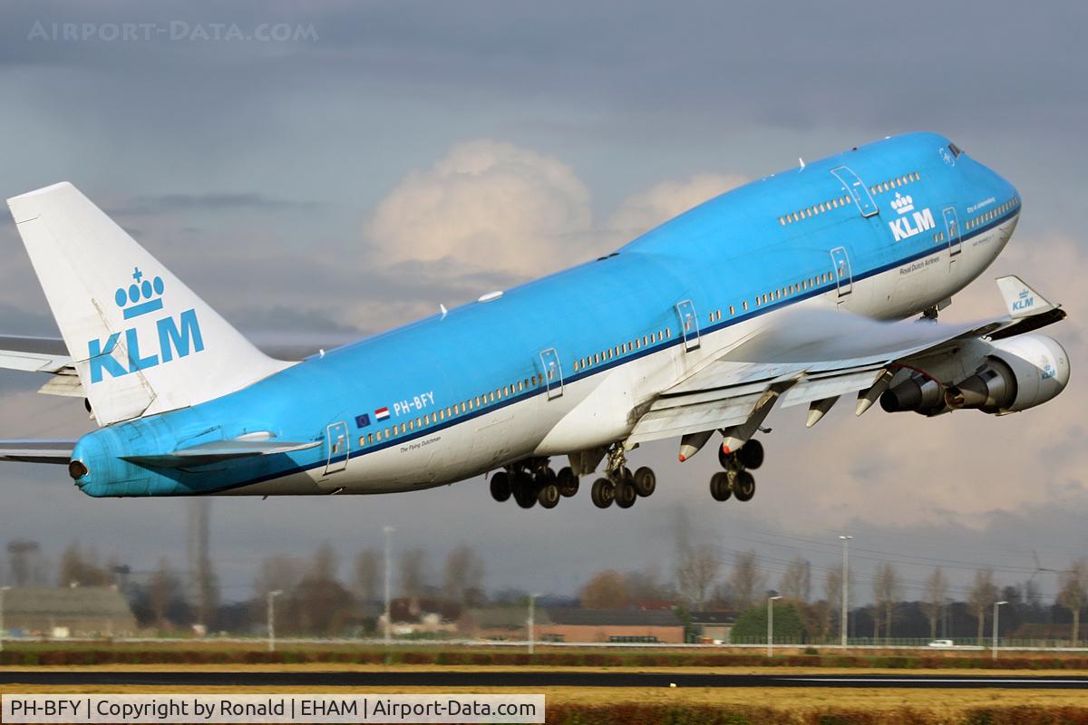 PH-BFY, 2002 Boeing 747-406BC C/N 30455, at spl