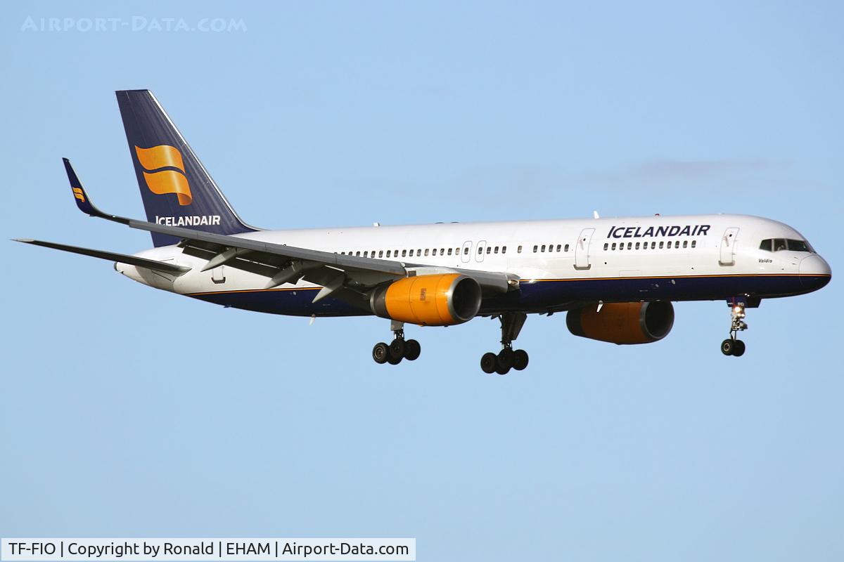 TF-FIO, 1999 Boeing 757-208 C/N 29436, at spl