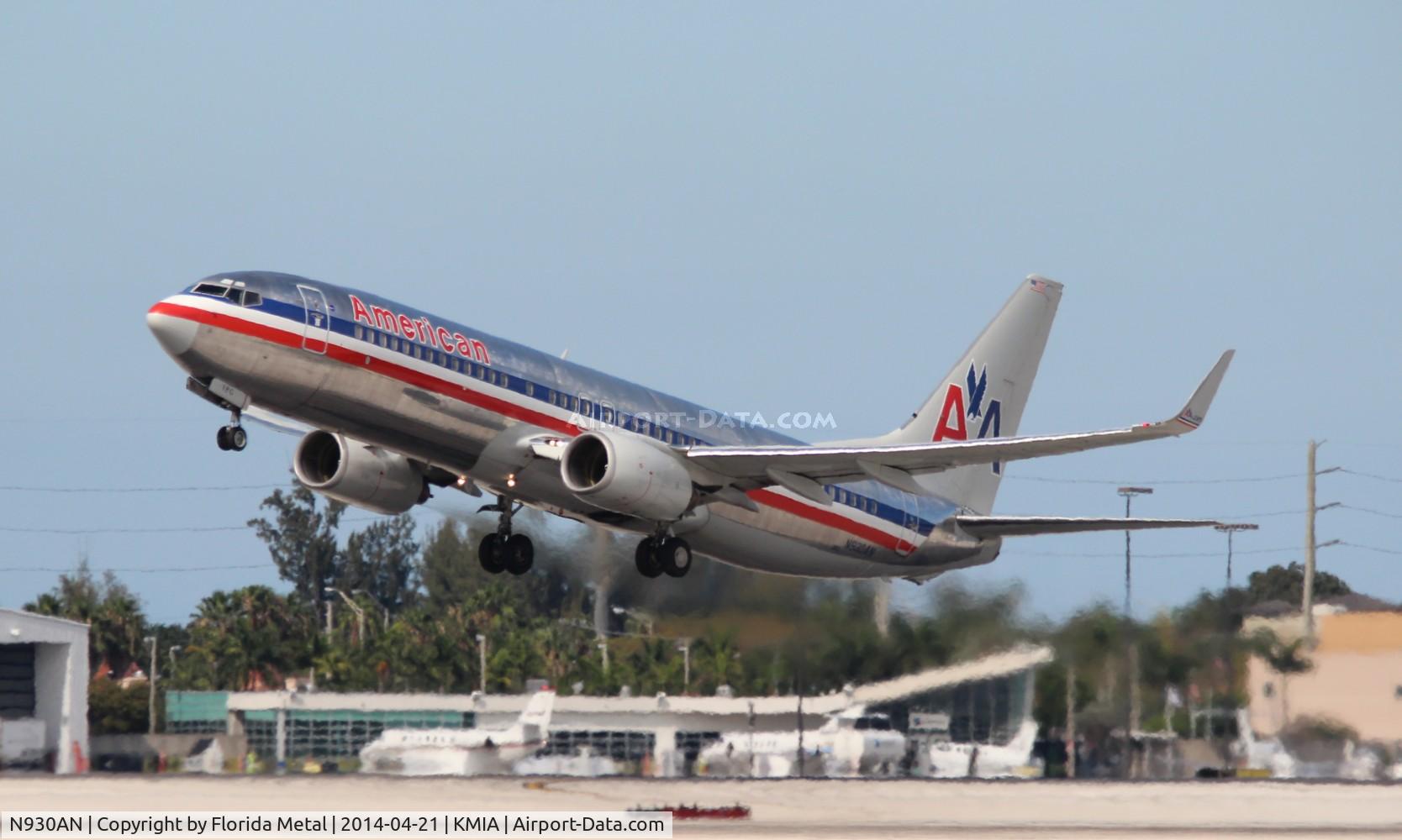 N930AN, 2000 Boeing 737-823 C/N 29529, MIA spotting 2014
