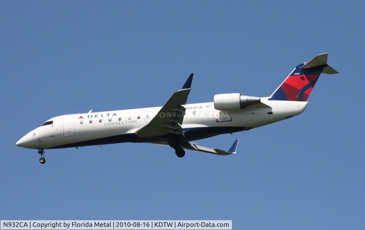 N932CA, 1994 Canadair CRJ-100ER (CL-600-2B19) C/N 7038, DTW spotting 2010