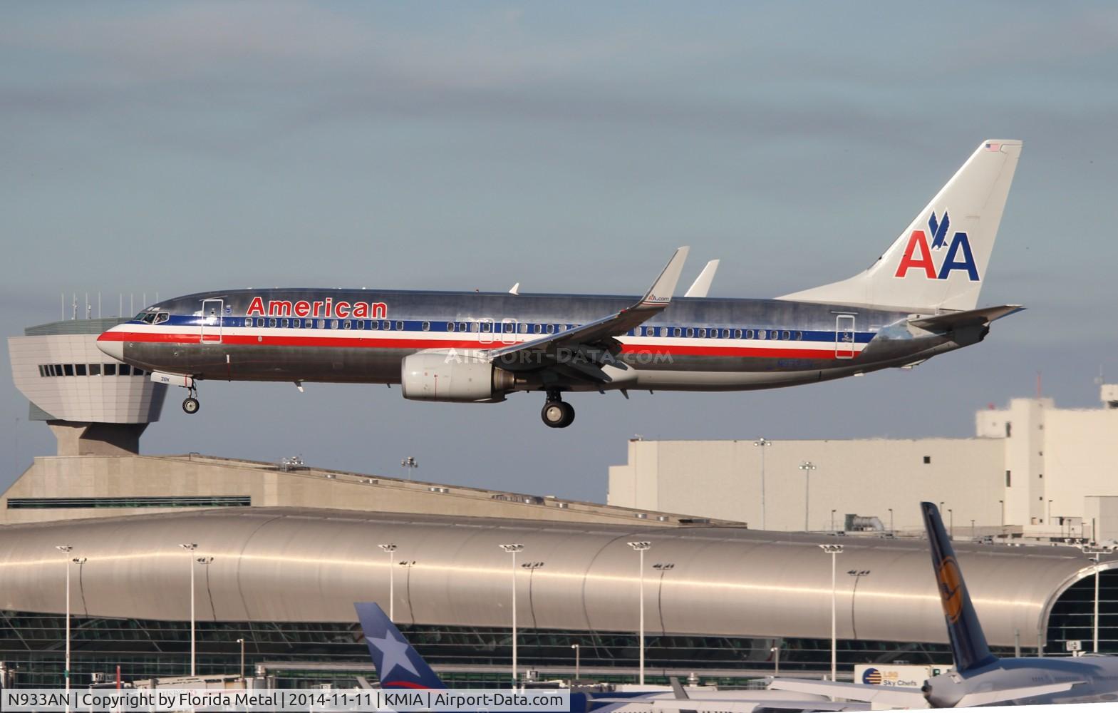 N933AN, 2000 Boeing 737-823 C/N 30080, MIA spotting 2014