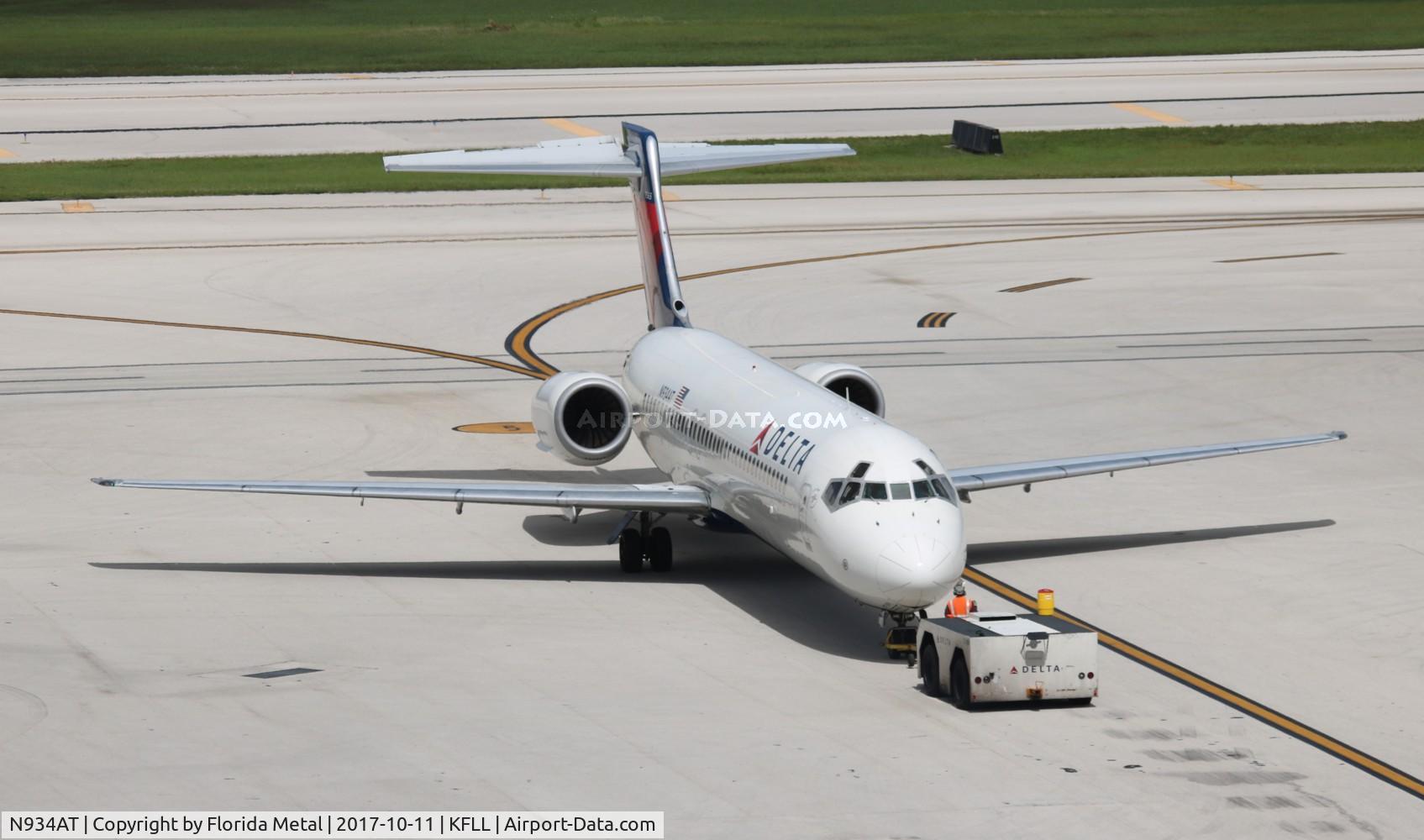 N934AT, 2000 Boeing 717-200 C/N 55070, FLL spotting 2017