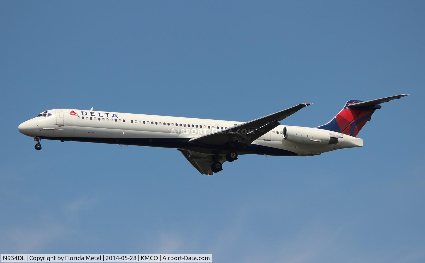N934DL, 1989 McDonnell Douglas MD-88 C/N 49721, MCO spotting 2014