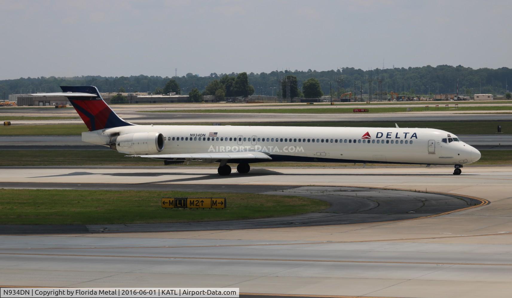 N934DN, 1996 McDonnell Douglas MD-90-30 C/N 53462, ATL spotting 2016