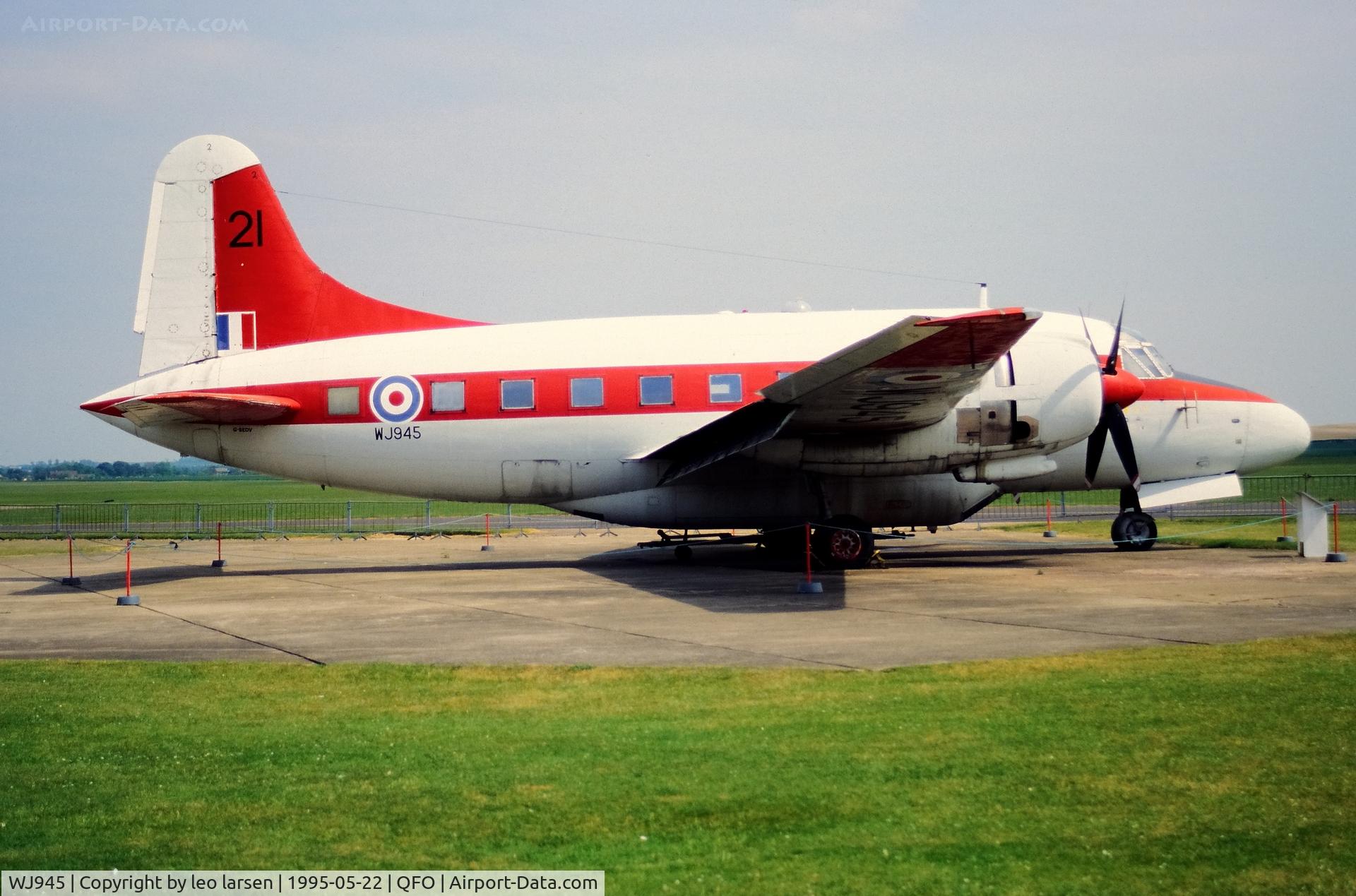 WJ945, 1953 Vickers Varsity T.1 C/N 619, Duxford 22.5.1995